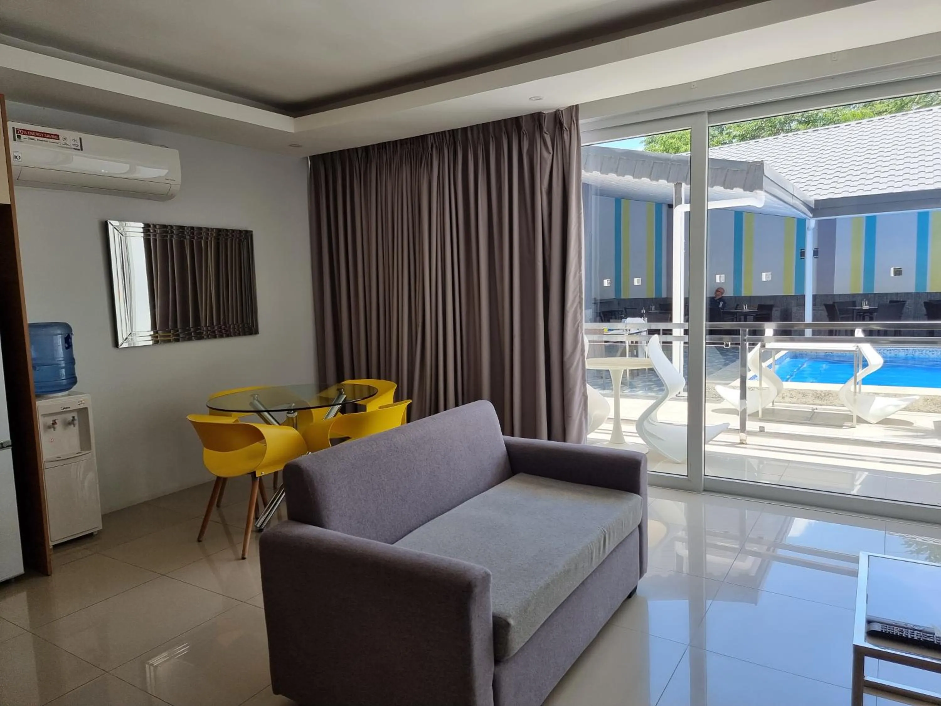 Chequers Suites Subic Bay