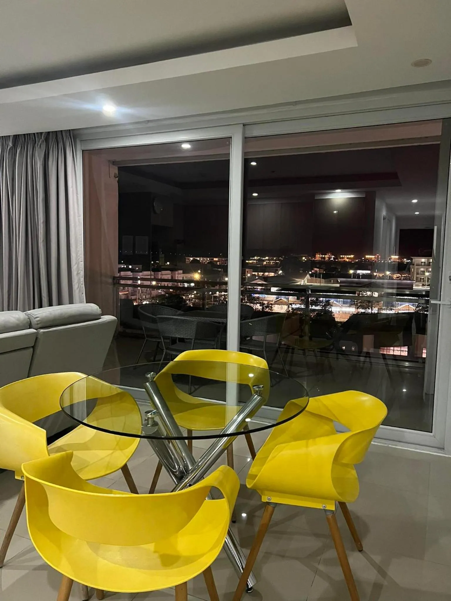 Chequers Suites Subic Bay