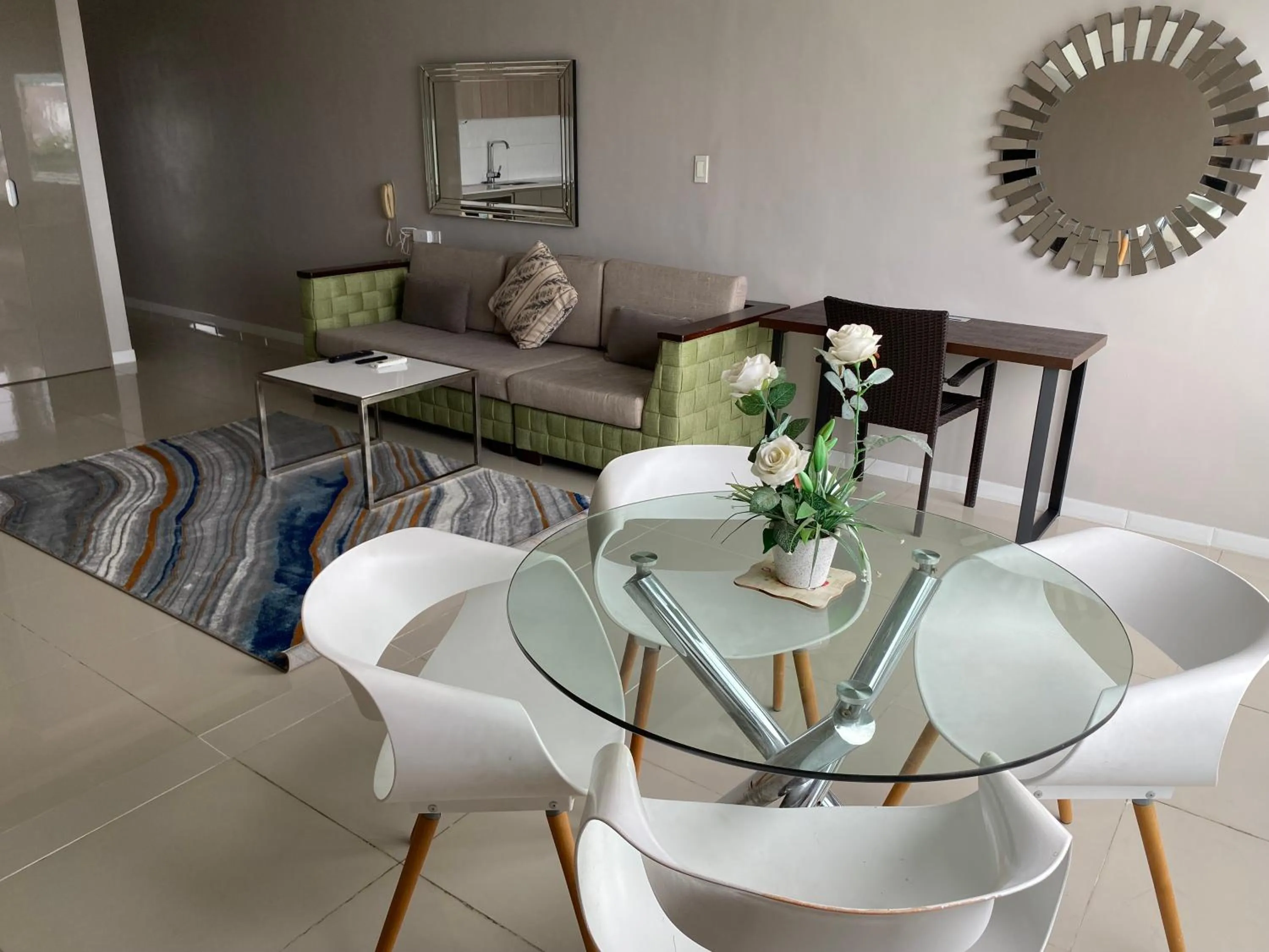 Chequers Suites Subic Bay