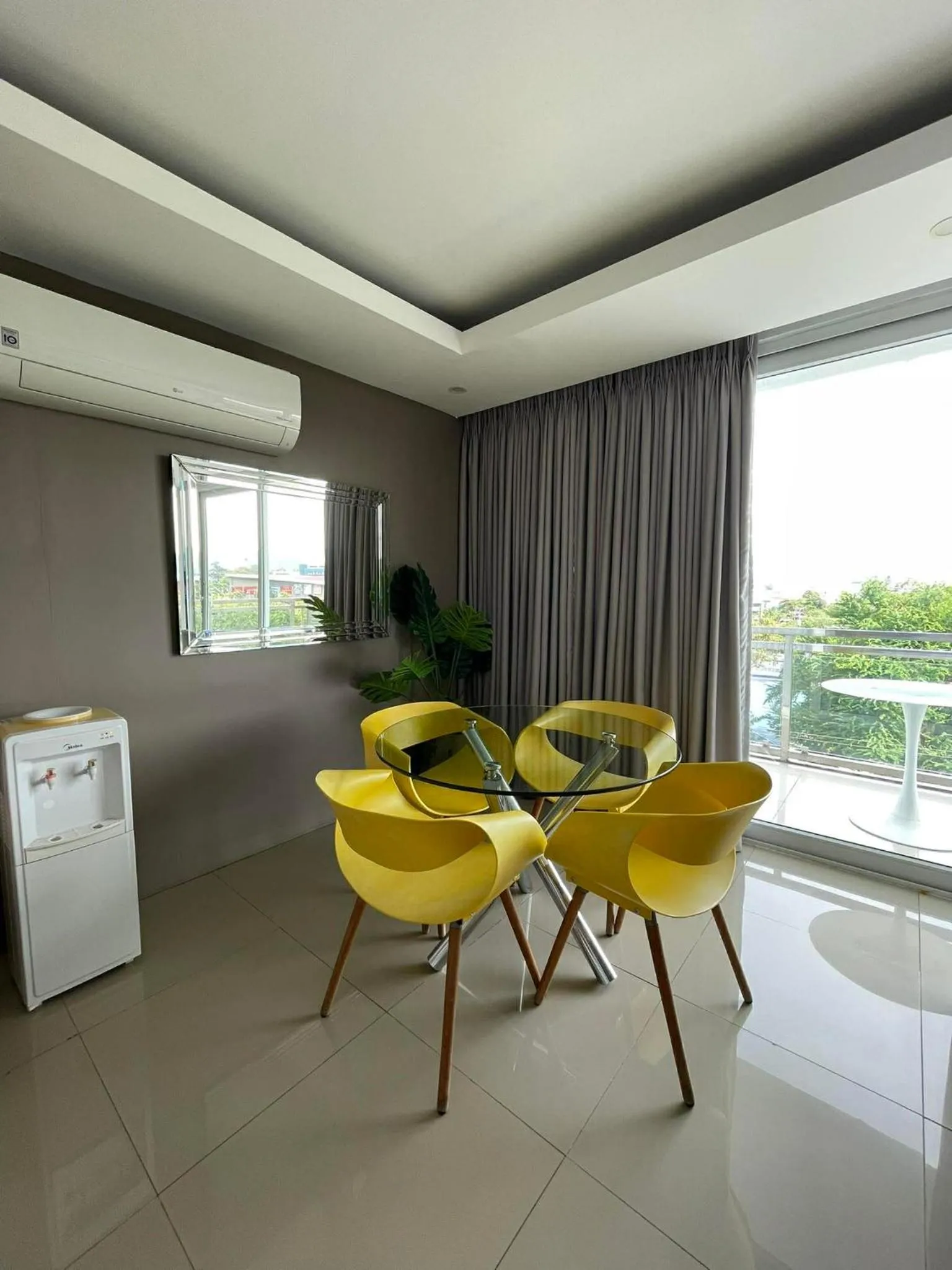 Dining area in Chequers Suites Subic Bay