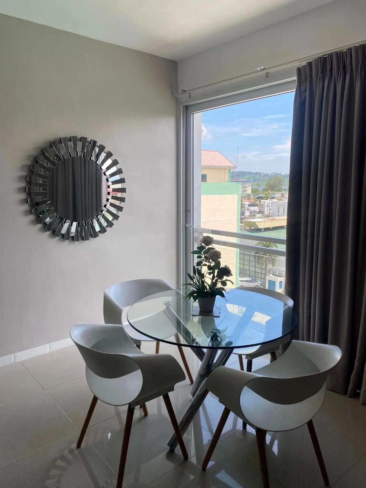 Chequers Suites Subic Bay