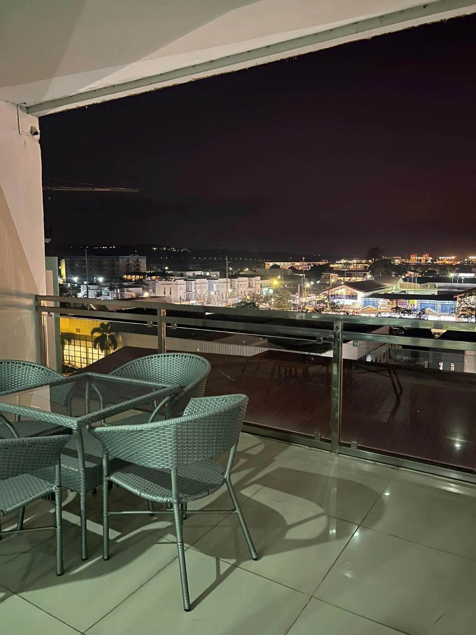 Chequers Suites Subic Bay