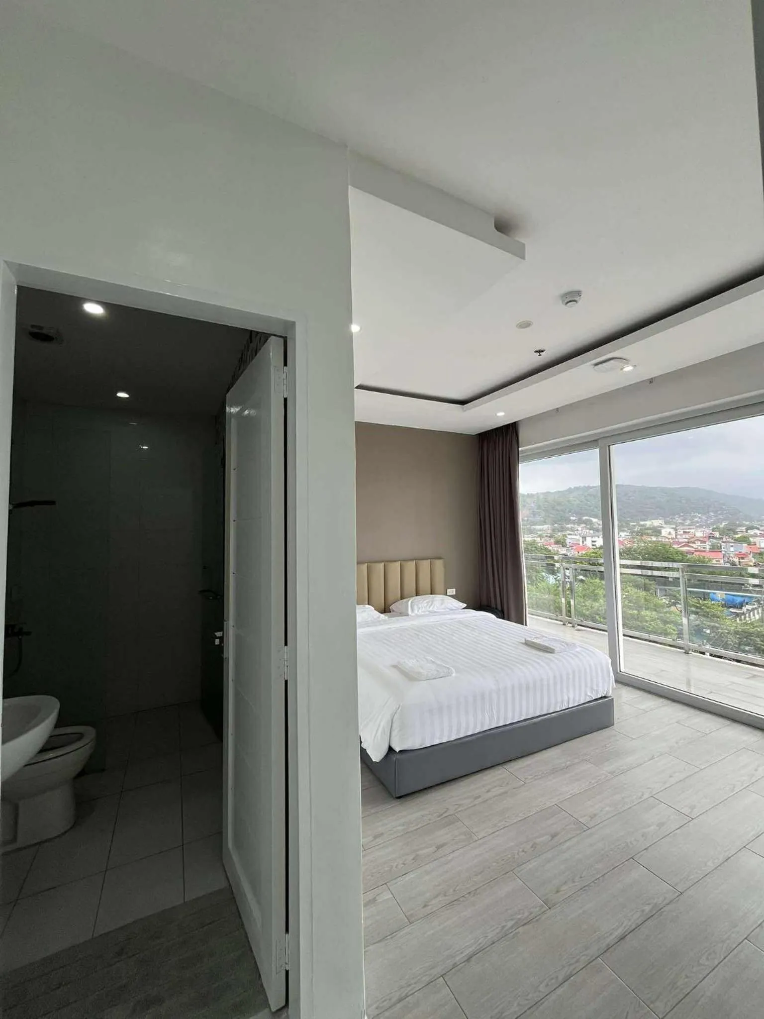 Bed in Chequers Suites Subic Bay