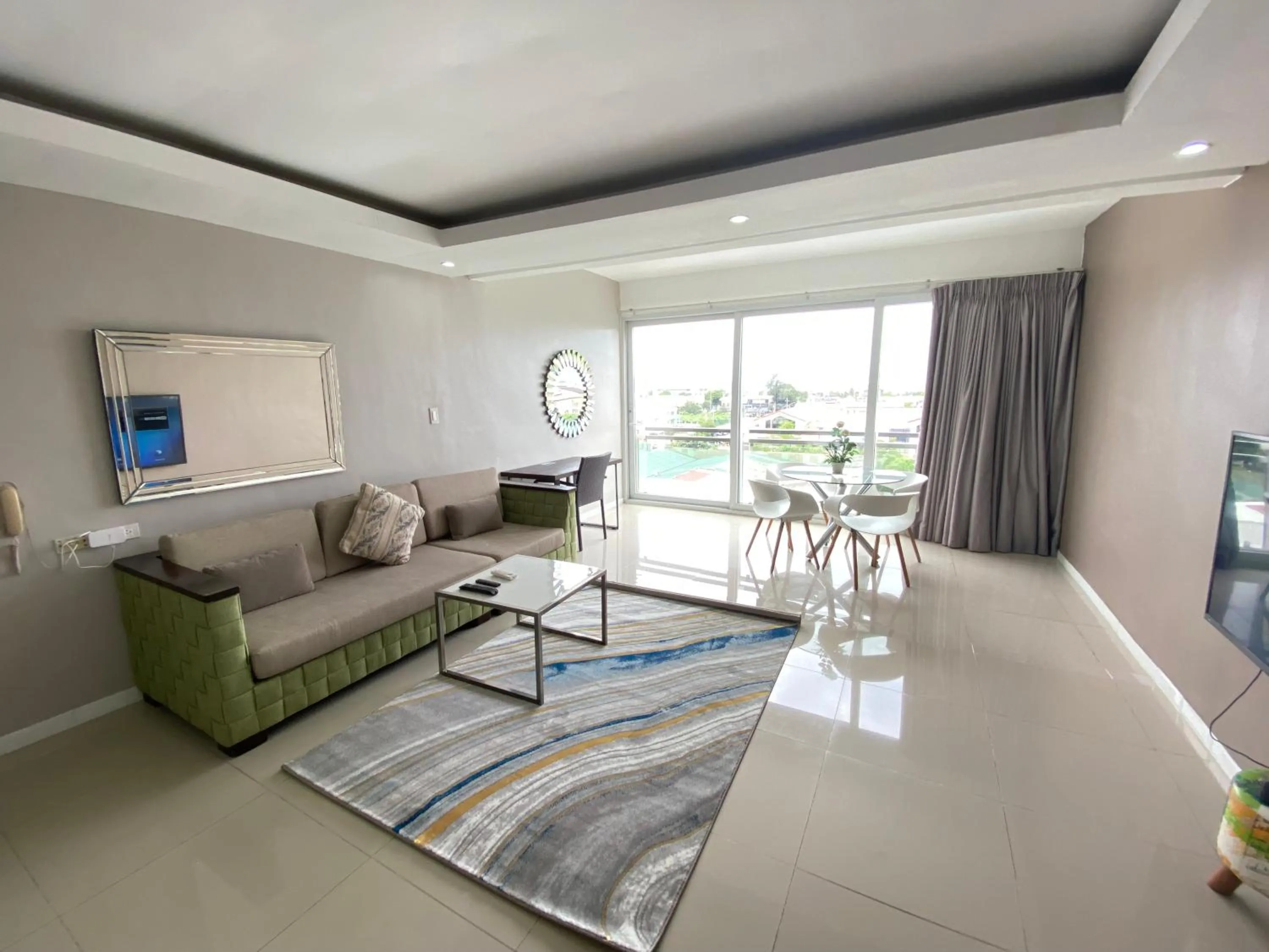 Chequers Suites Subic Bay