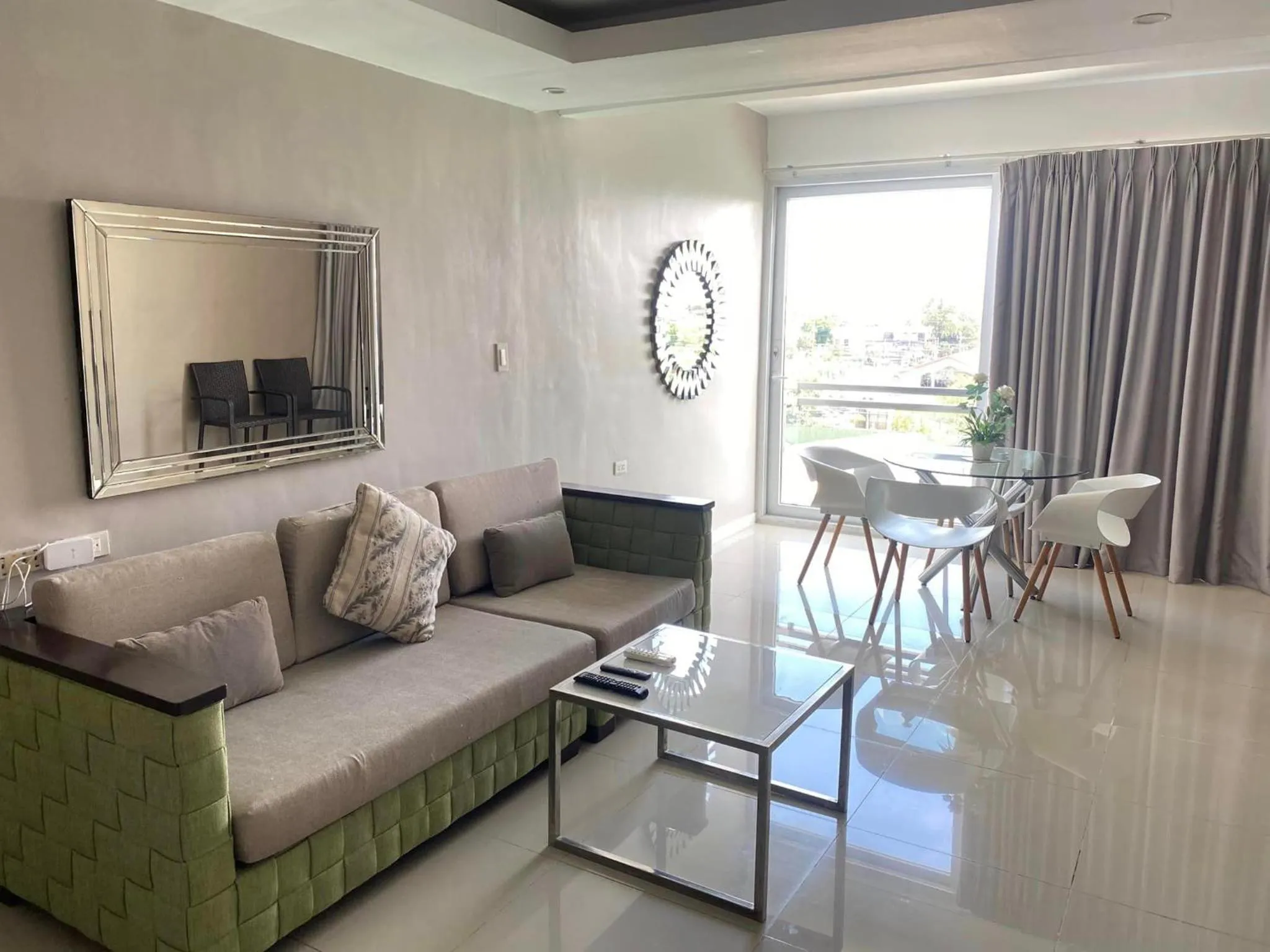 Chequers Suites Subic Bay