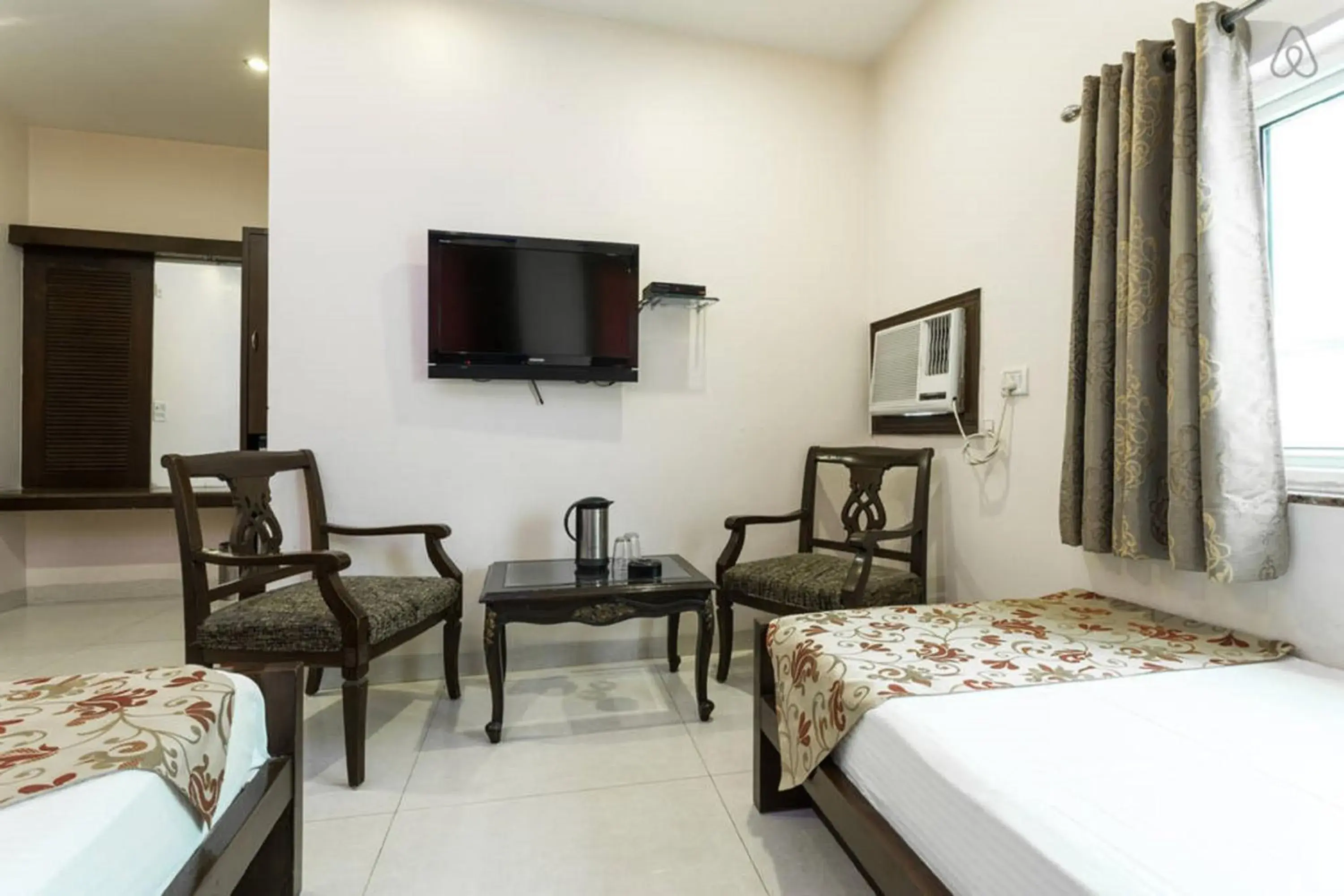 Family Room in Amax Inn Family Room in Amax Inn