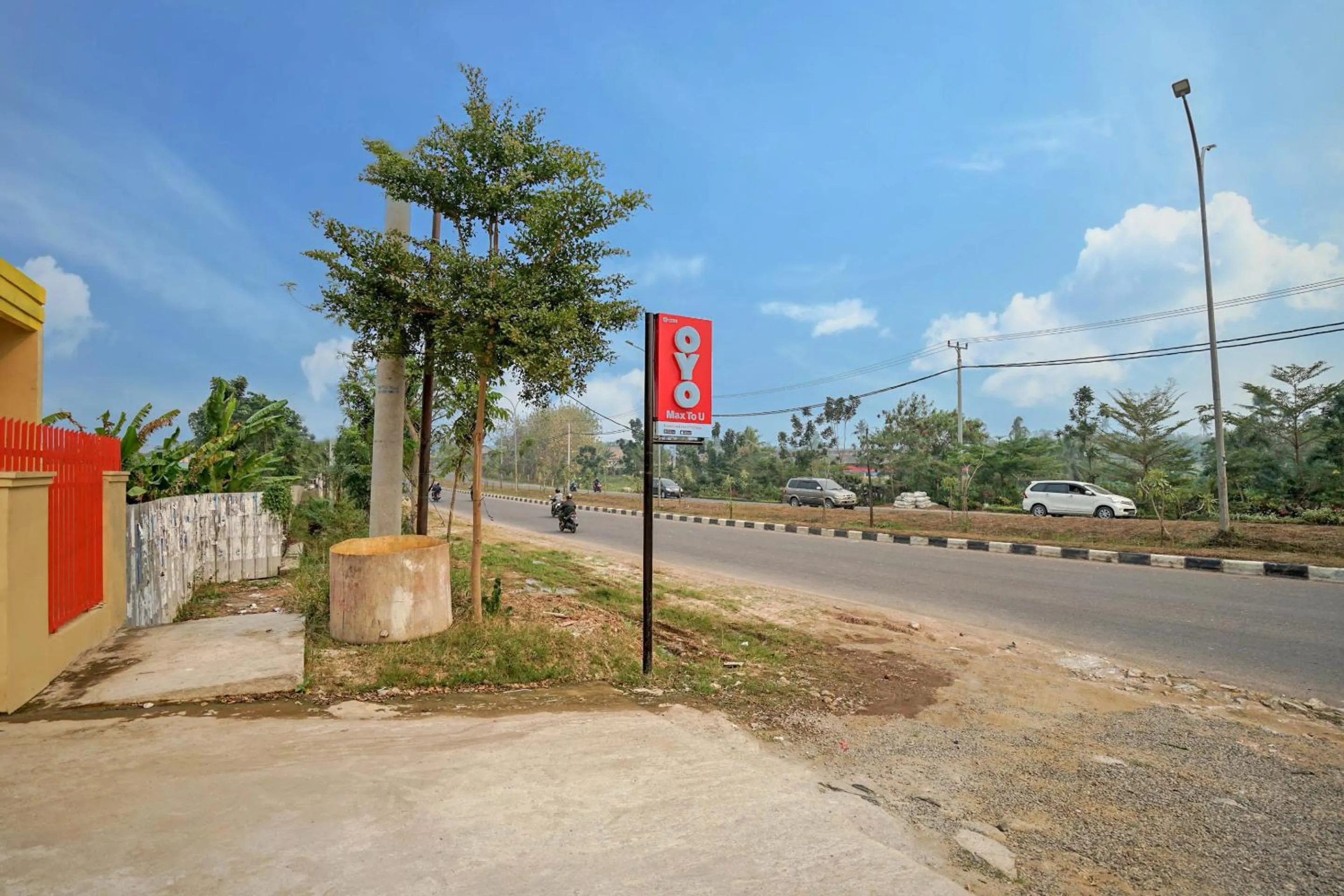 Facade/entrance in OYO Life 1299 Balcony Orange Homestay