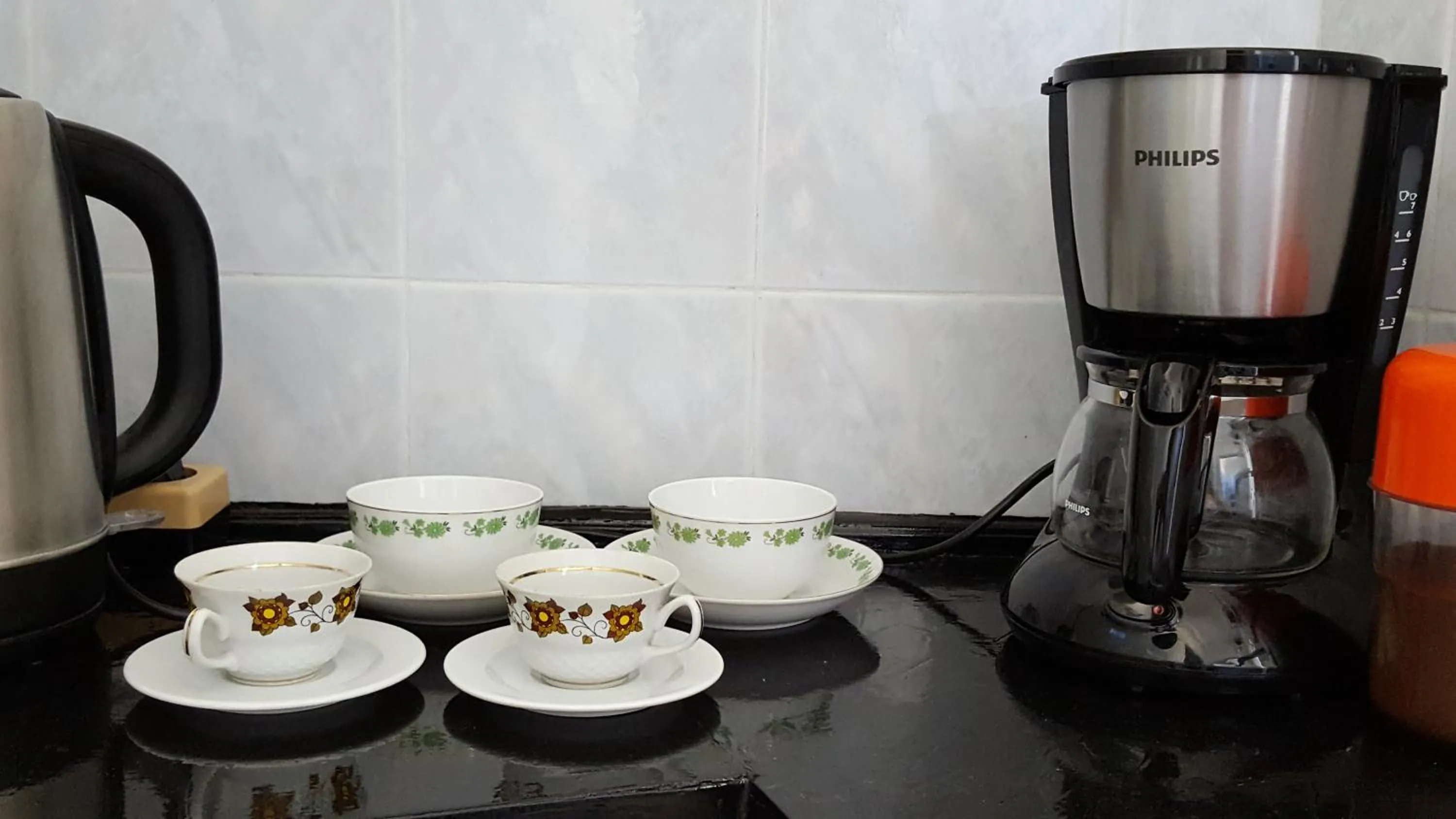 Coffee/tea facilities in Turtle Apartments
