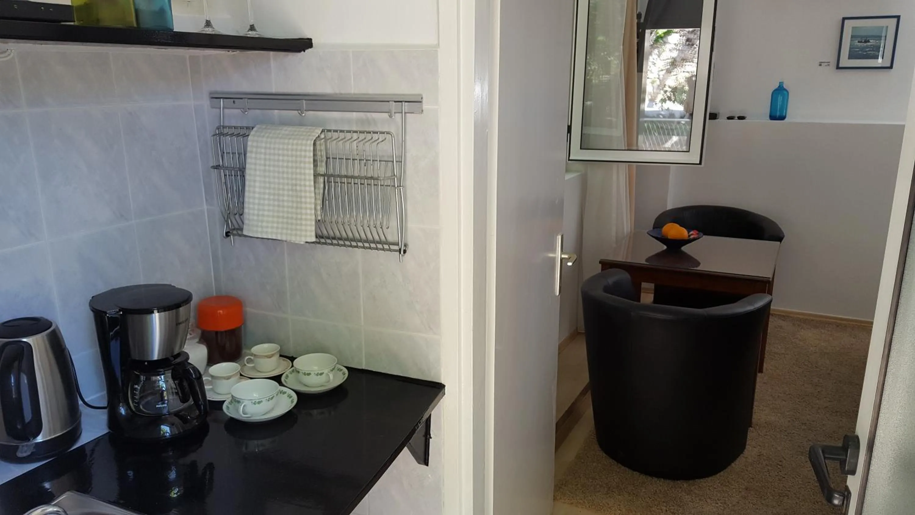 Coffee/tea facilities in Turtle Apartments