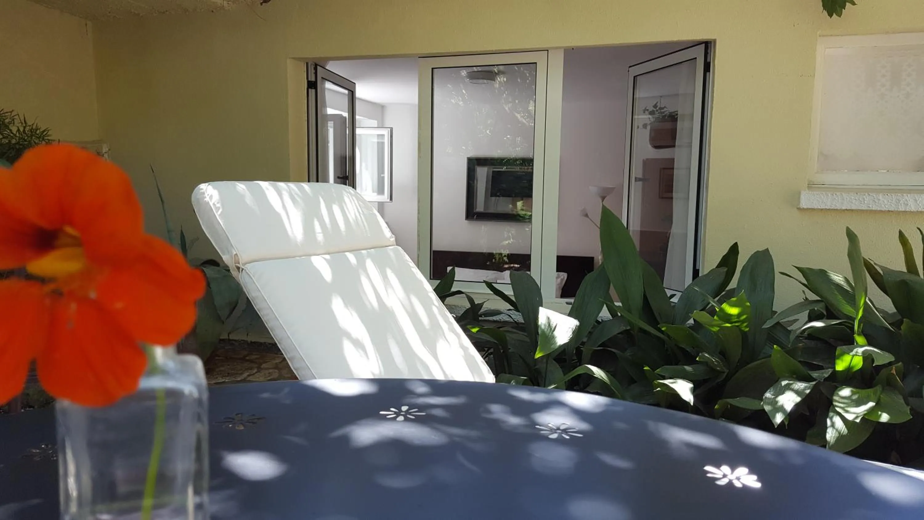 Patio in Turtle Apartments
