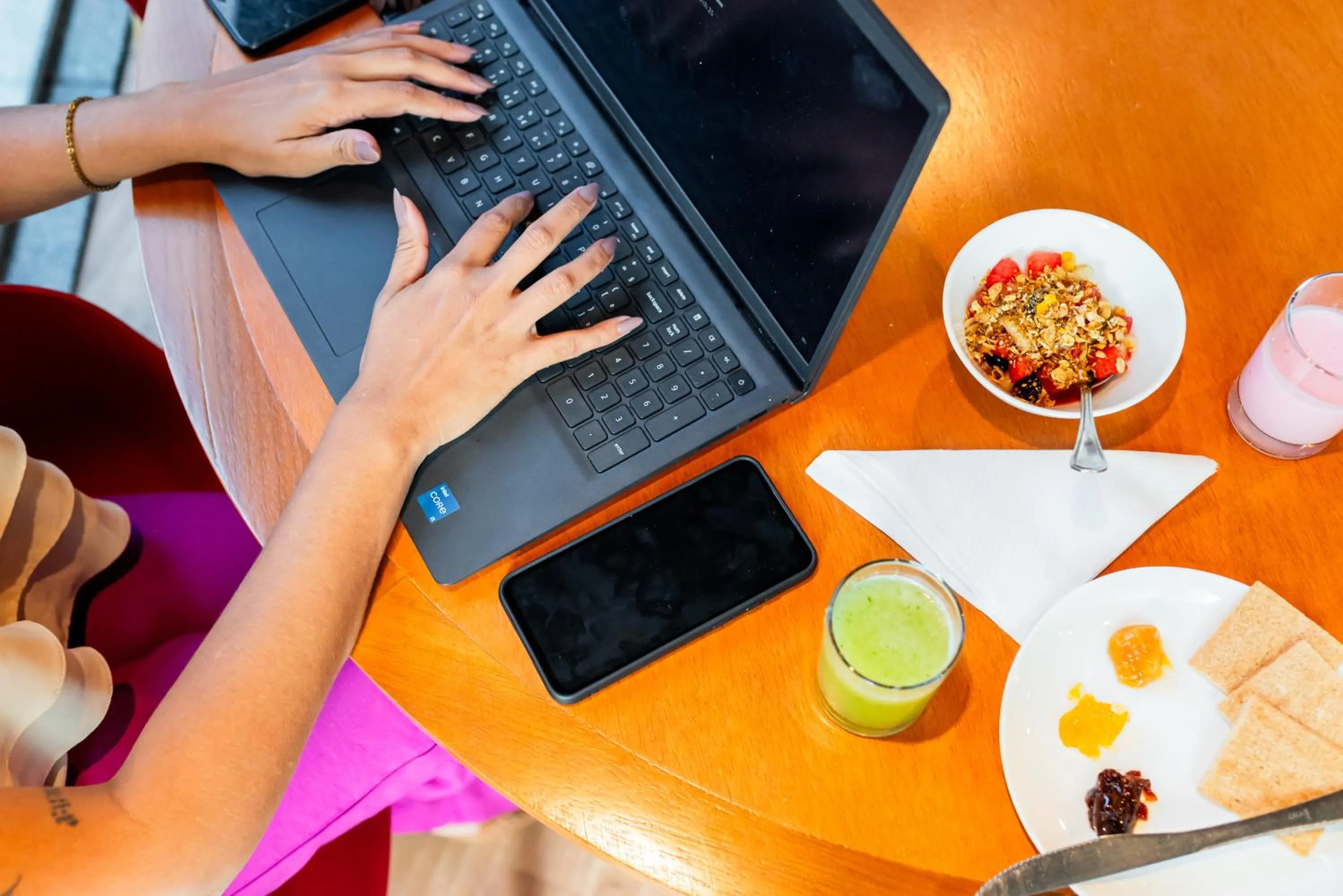 Food and drinks in Ibis Styles Belém Hangar