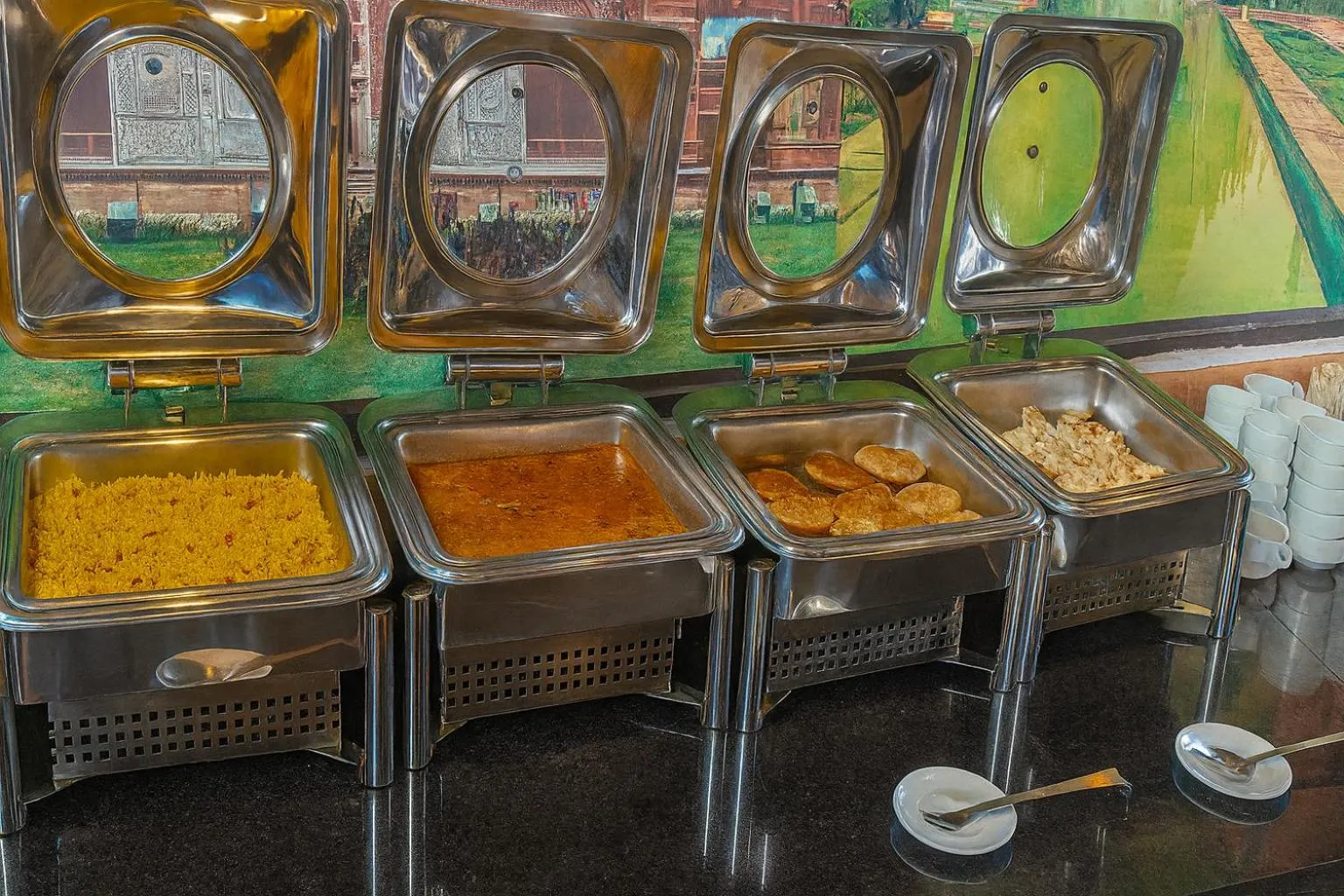 Food in HOTEL TEN SQUARE - 5 Minutes from The Taj Mahal