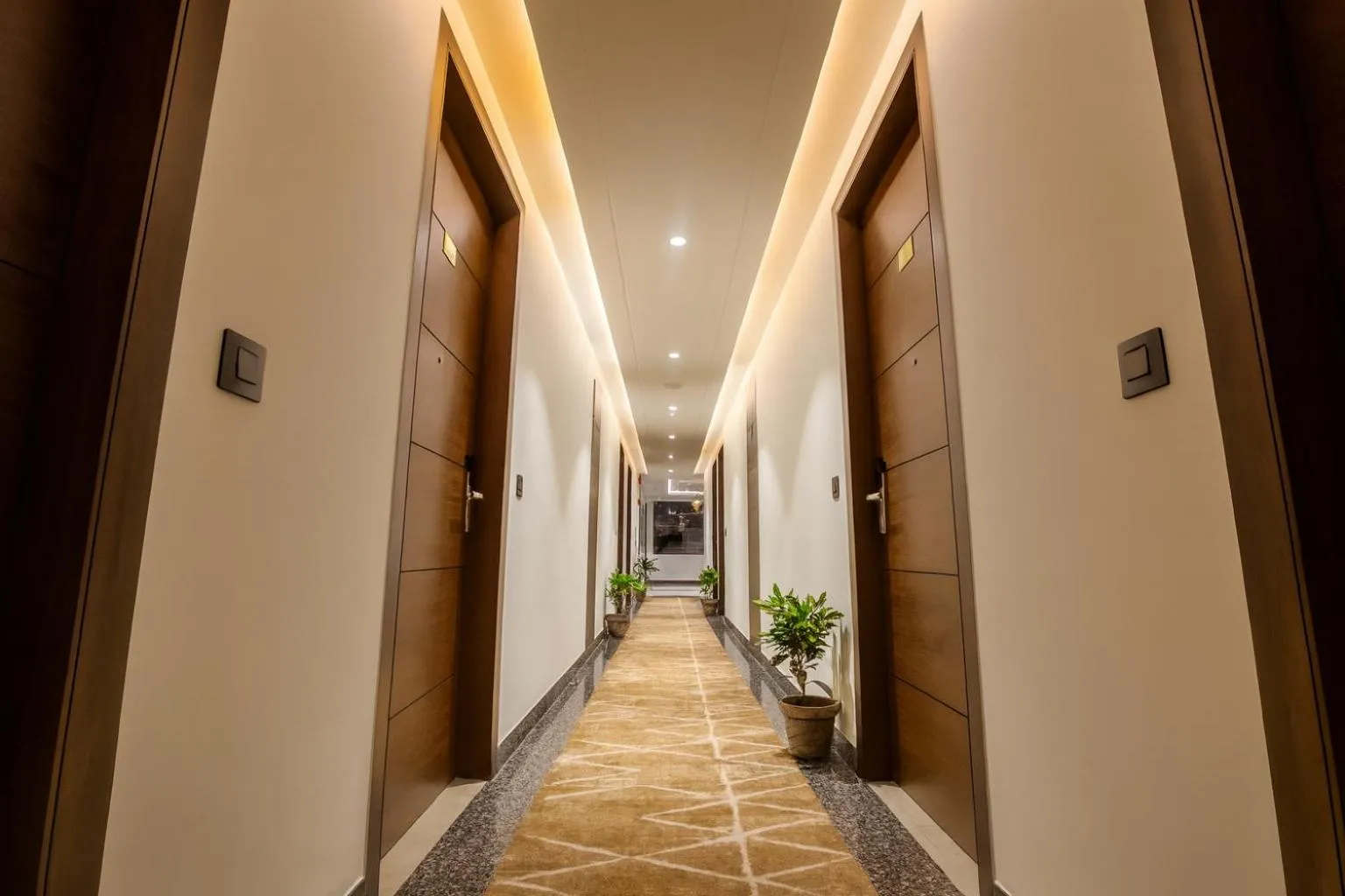 Lobby or reception in HOTEL TEN SQUARE - 5 Minutes from The Taj Mahal