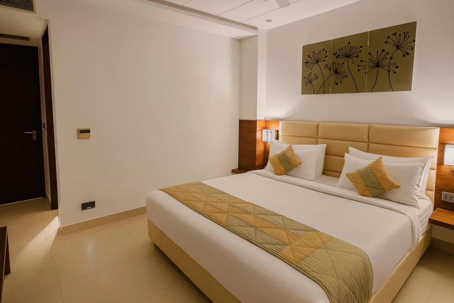 Bed in HOTEL TEN SQUARE - 5 Minutes from The Taj Mahal