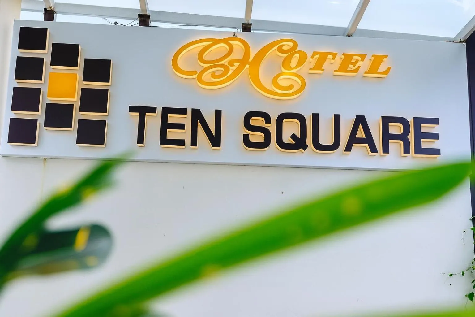 Day in HOTEL TEN SQUARE - 5 Minutes from The Taj Mahal