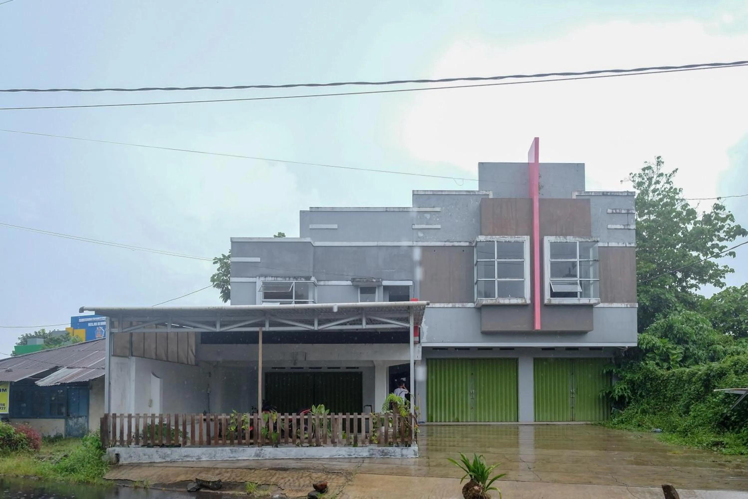 Property building in RedDoorz at Lapangan Bandara Sam Ratulangi Manado