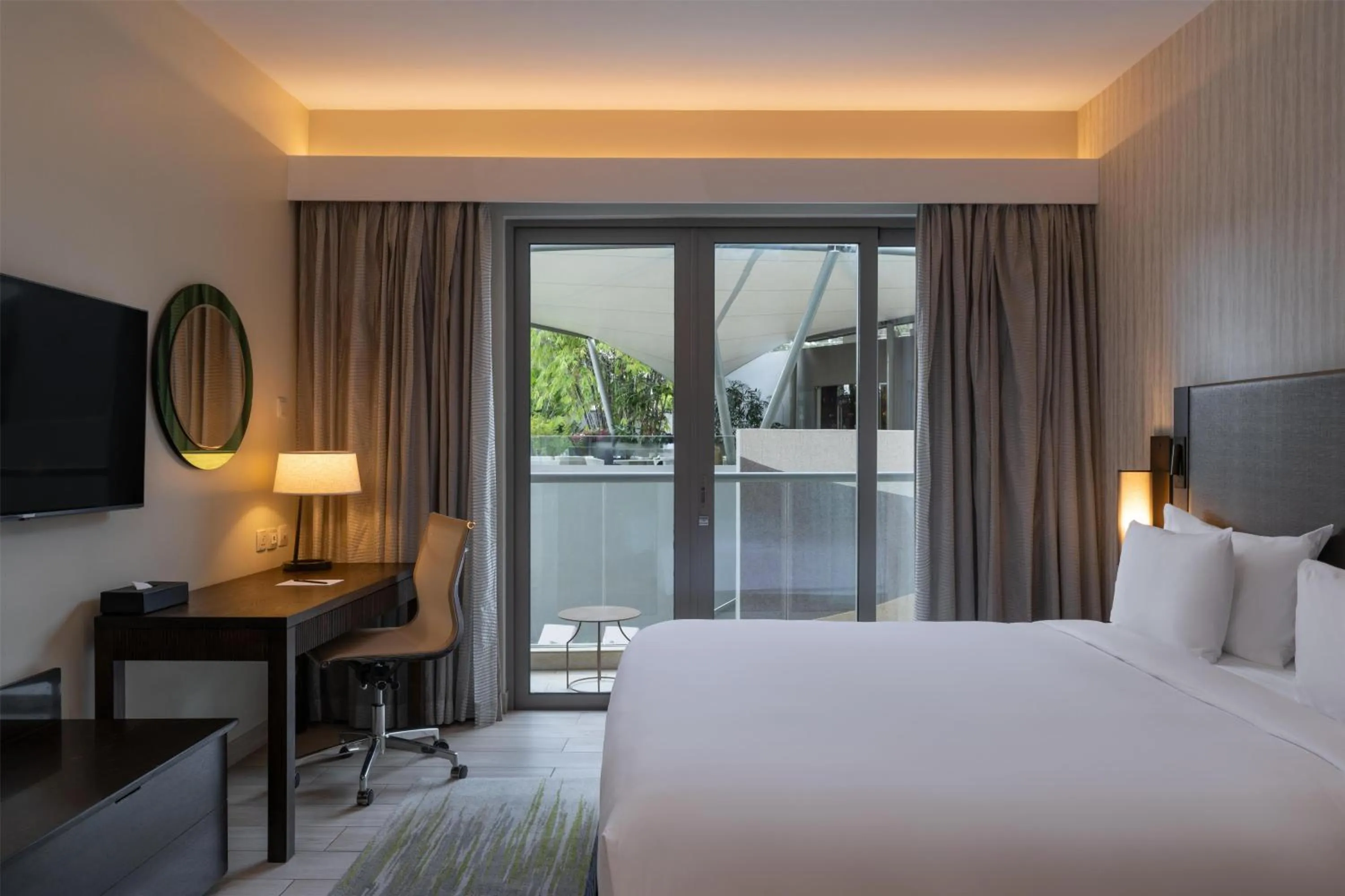 View (from property/room), Bed in Radisson Blu Hotel & Residence Nairobi Arboretum