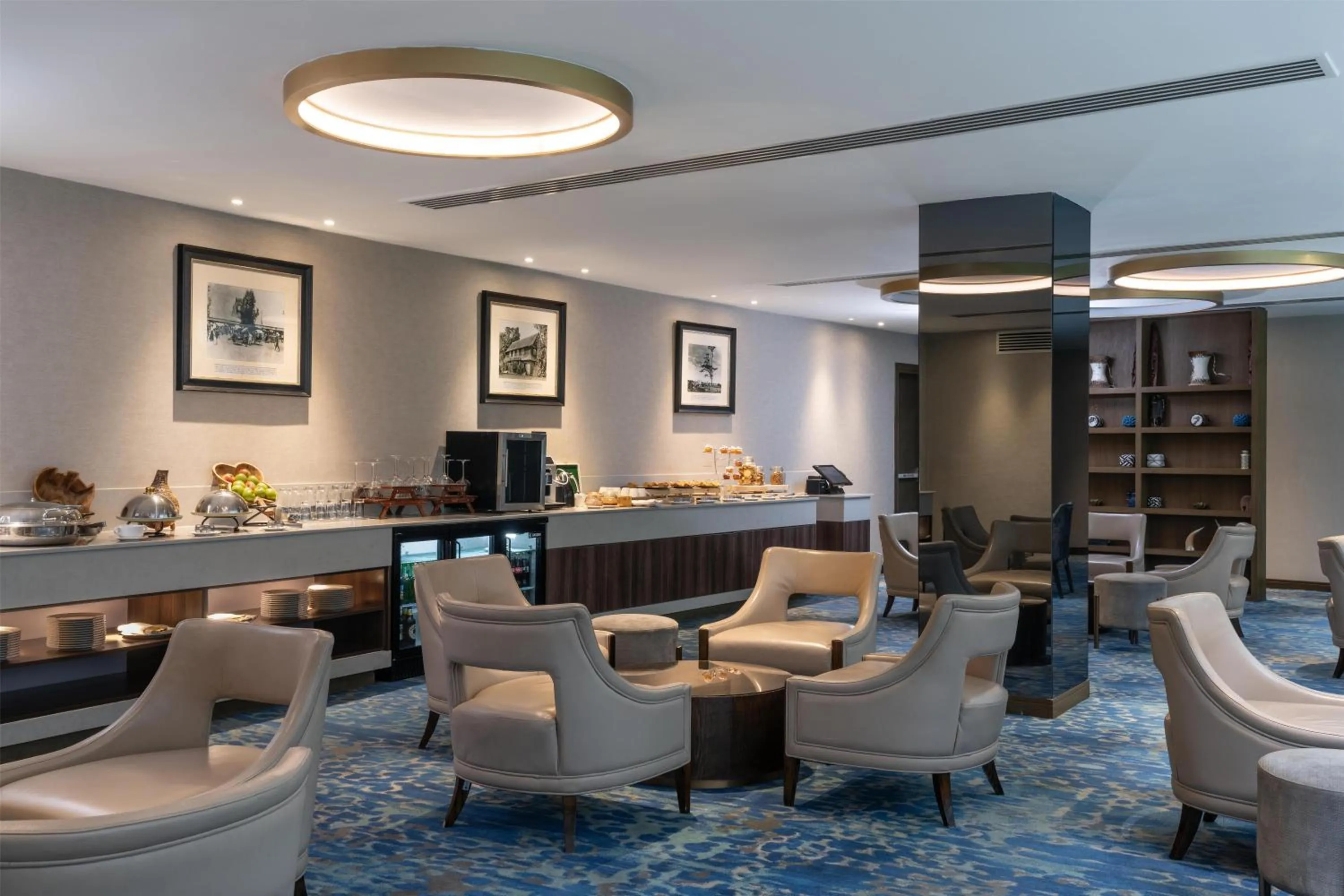 Lounge or bar in Radisson Blu Hotel & Residence Nairobi Arboretum