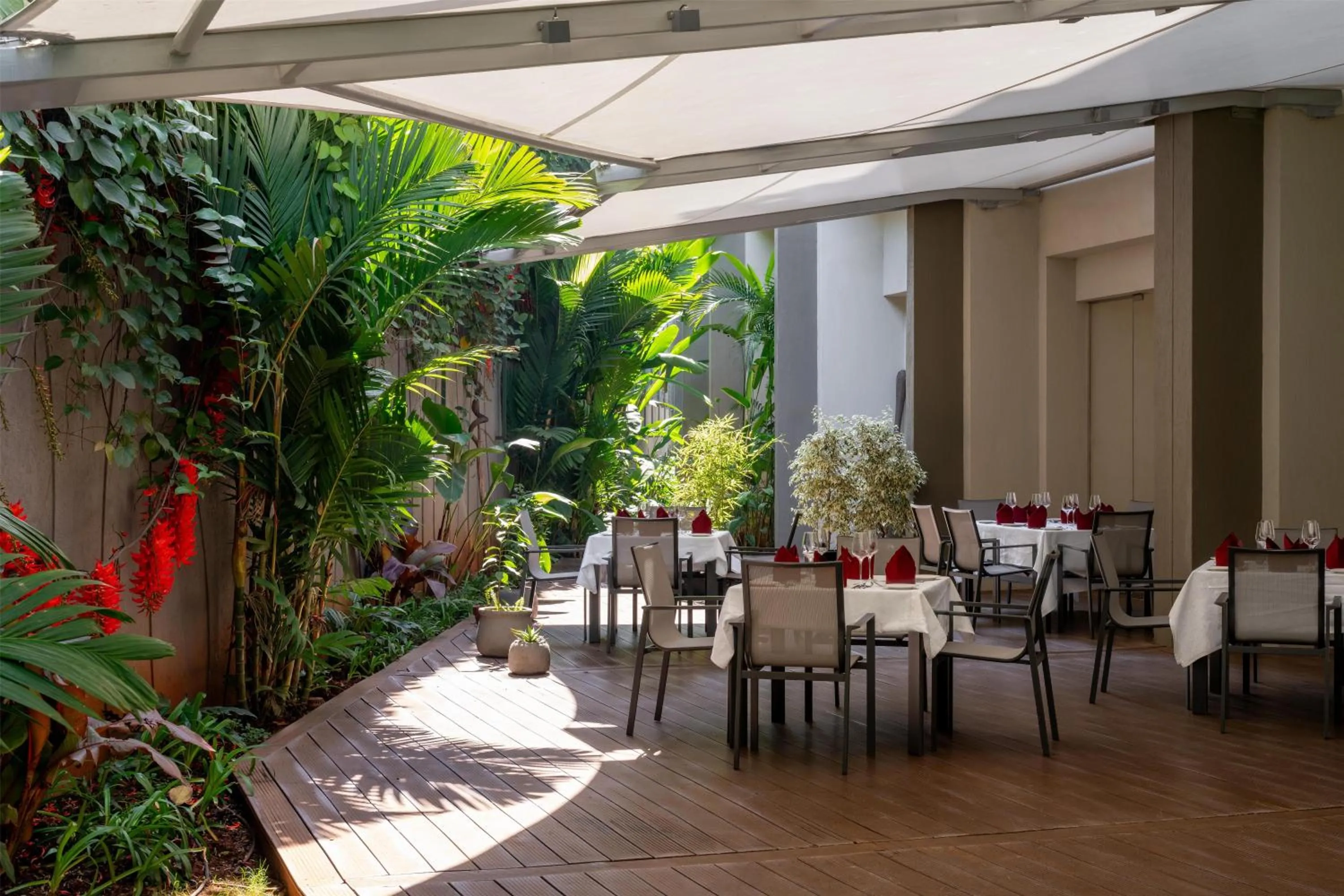 Restaurant/places to eat in Radisson Blu Hotel & Residence Nairobi Arboretum