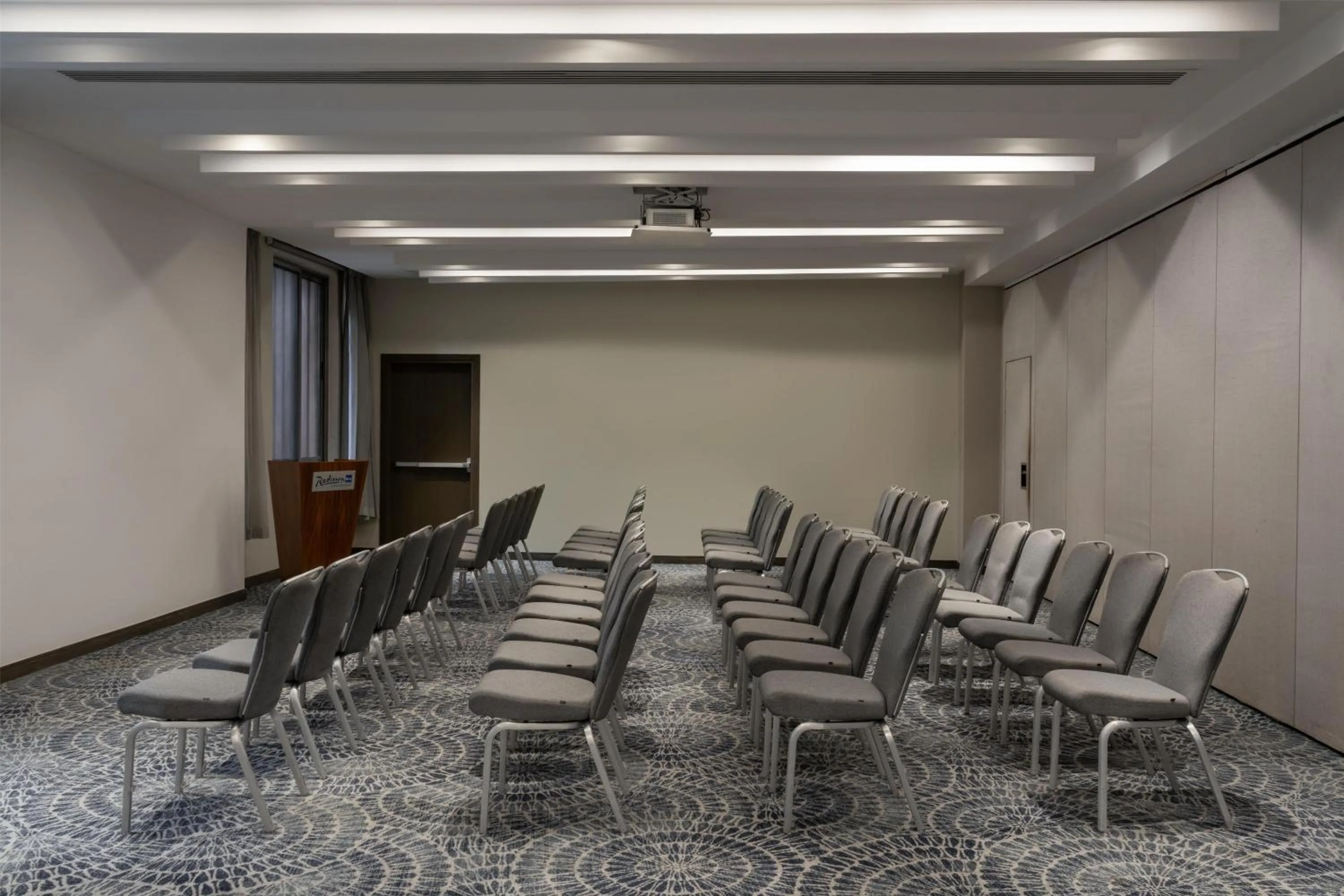 Meeting/conference room in Radisson Blu Hotel & Residence Nairobi Arboretum