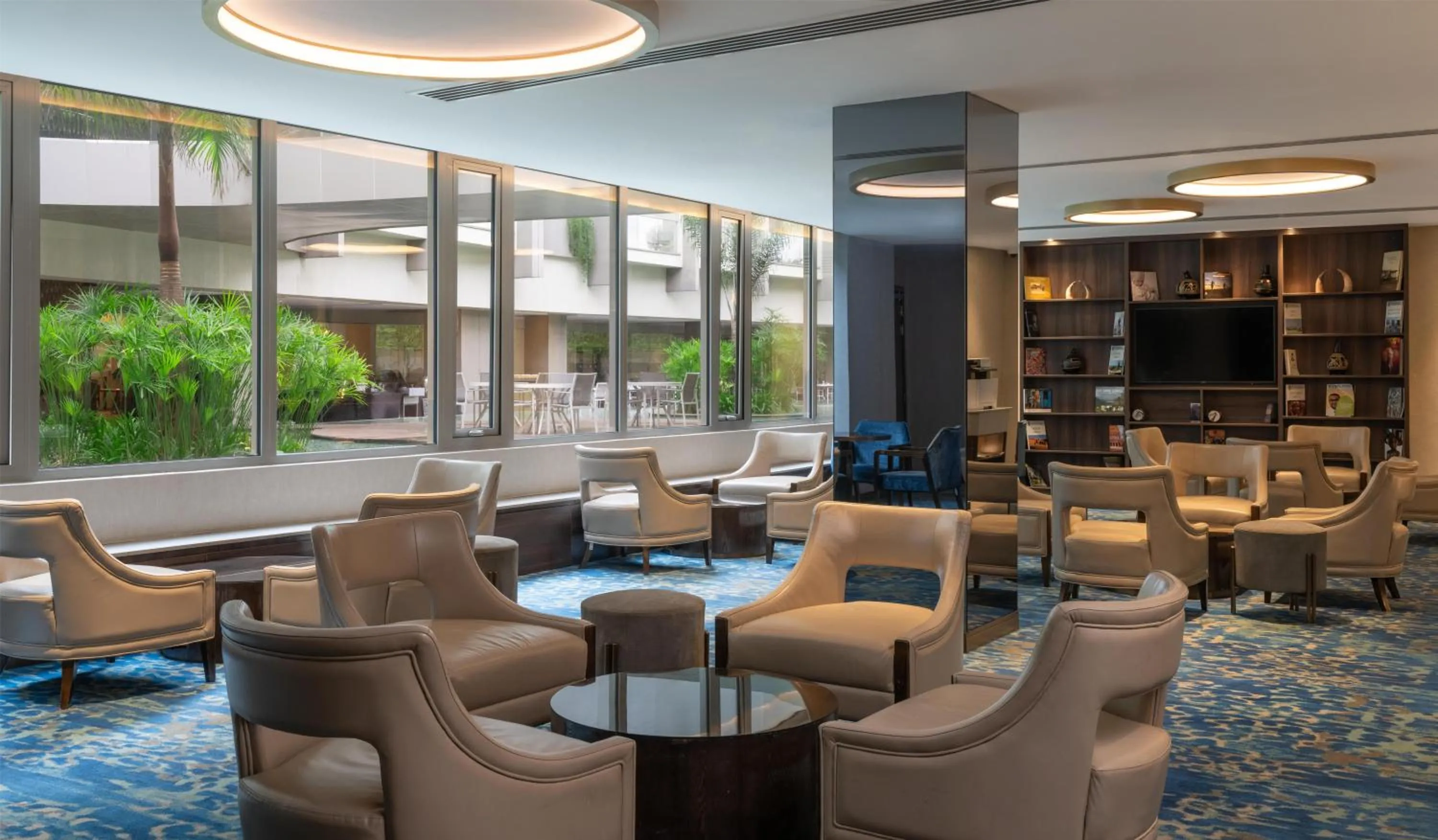 Lounge or bar in Radisson Blu Hotel & Residence Nairobi Arboretum