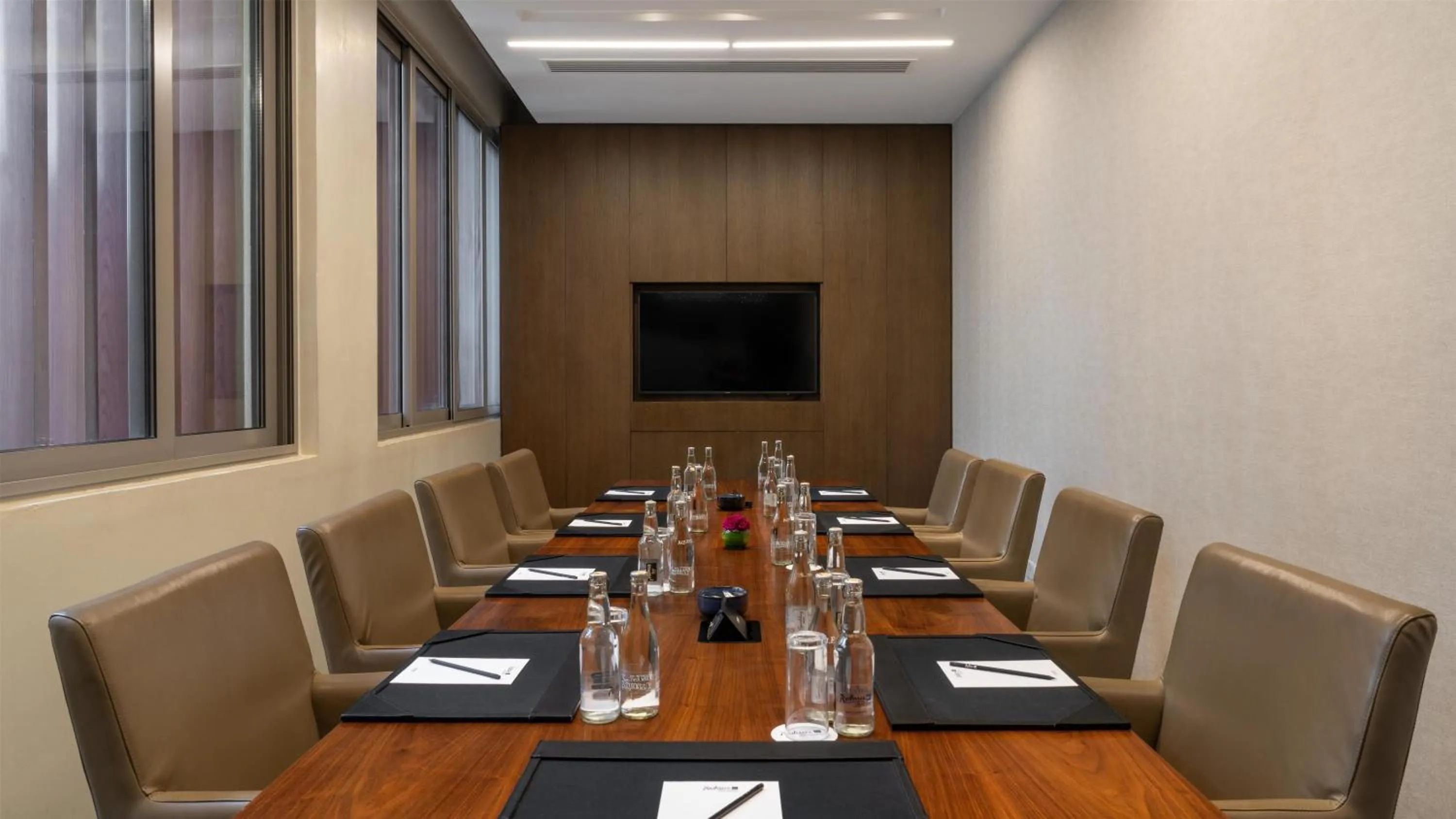 Meeting/conference room in Radisson Blu Hotel & Residence Nairobi Arboretum