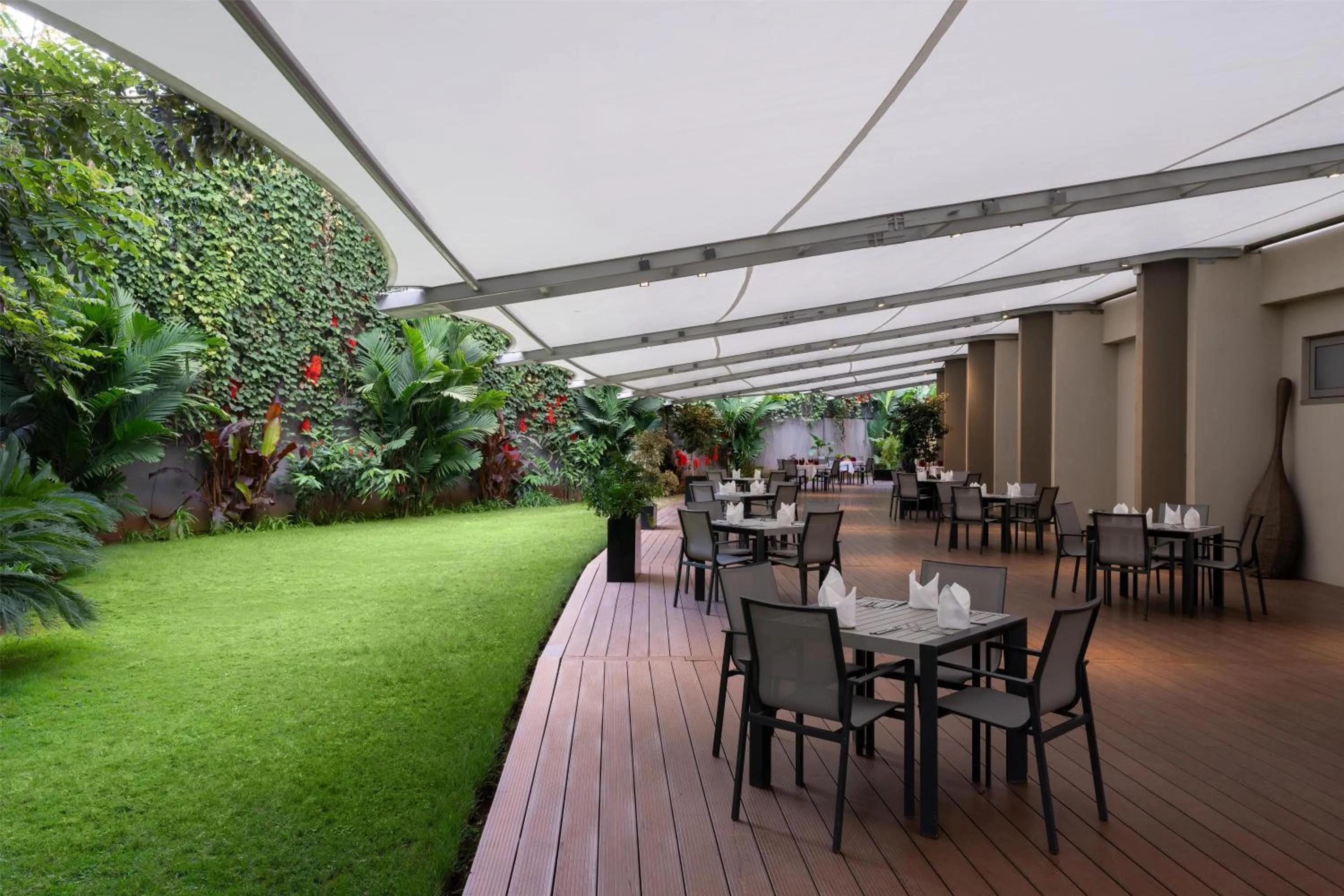 Restaurant/places to eat in Radisson Blu Hotel & Residence Nairobi Arboretum