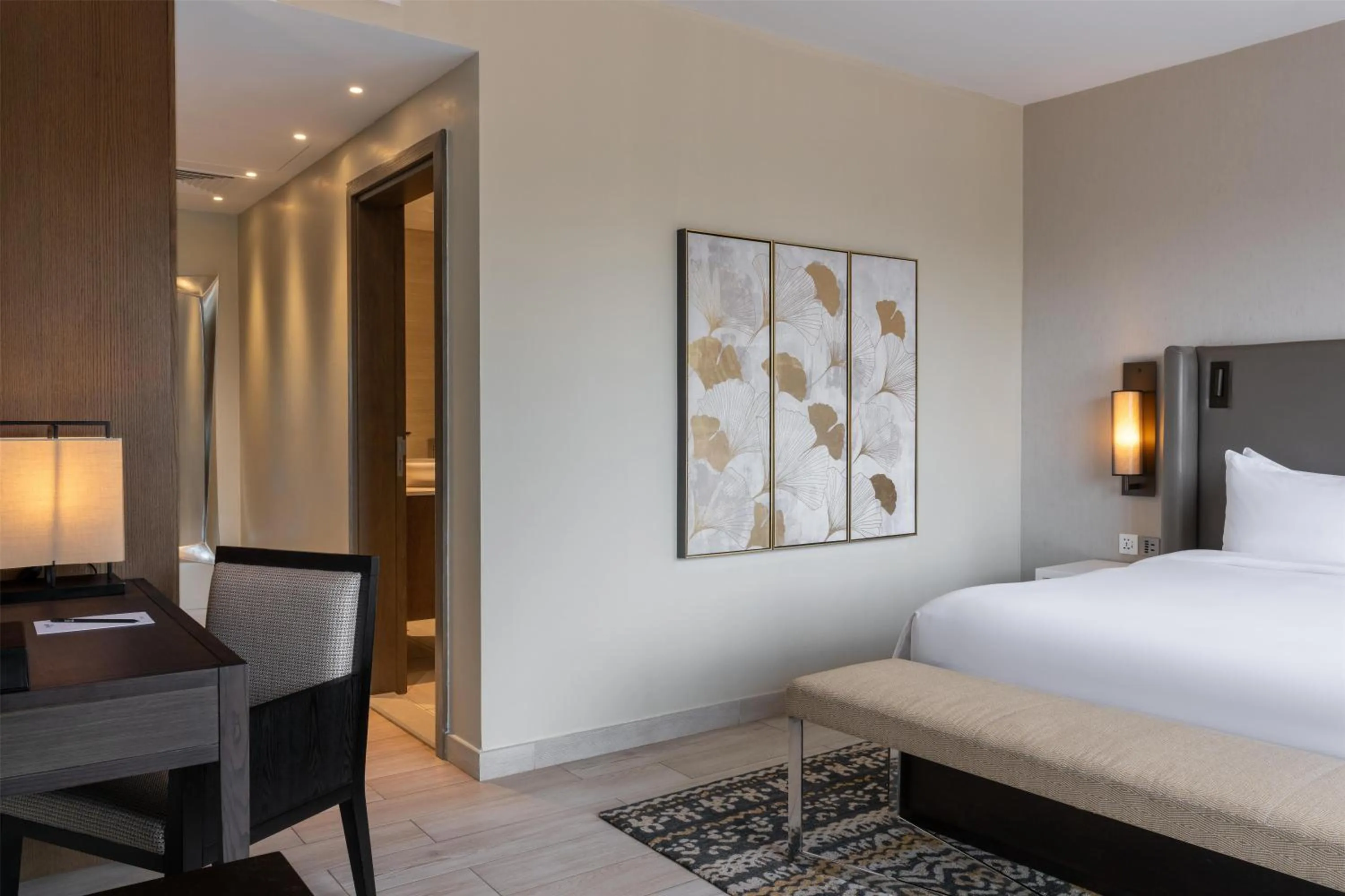 Photo of the whole room, Bed in Radisson Blu Hotel & Residence Nairobi Arboretum