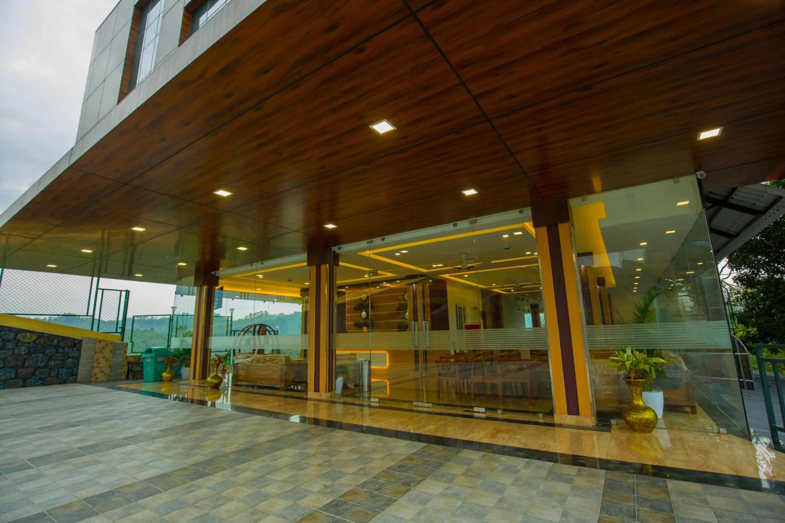Facade/entrance in The Lake View Munnar