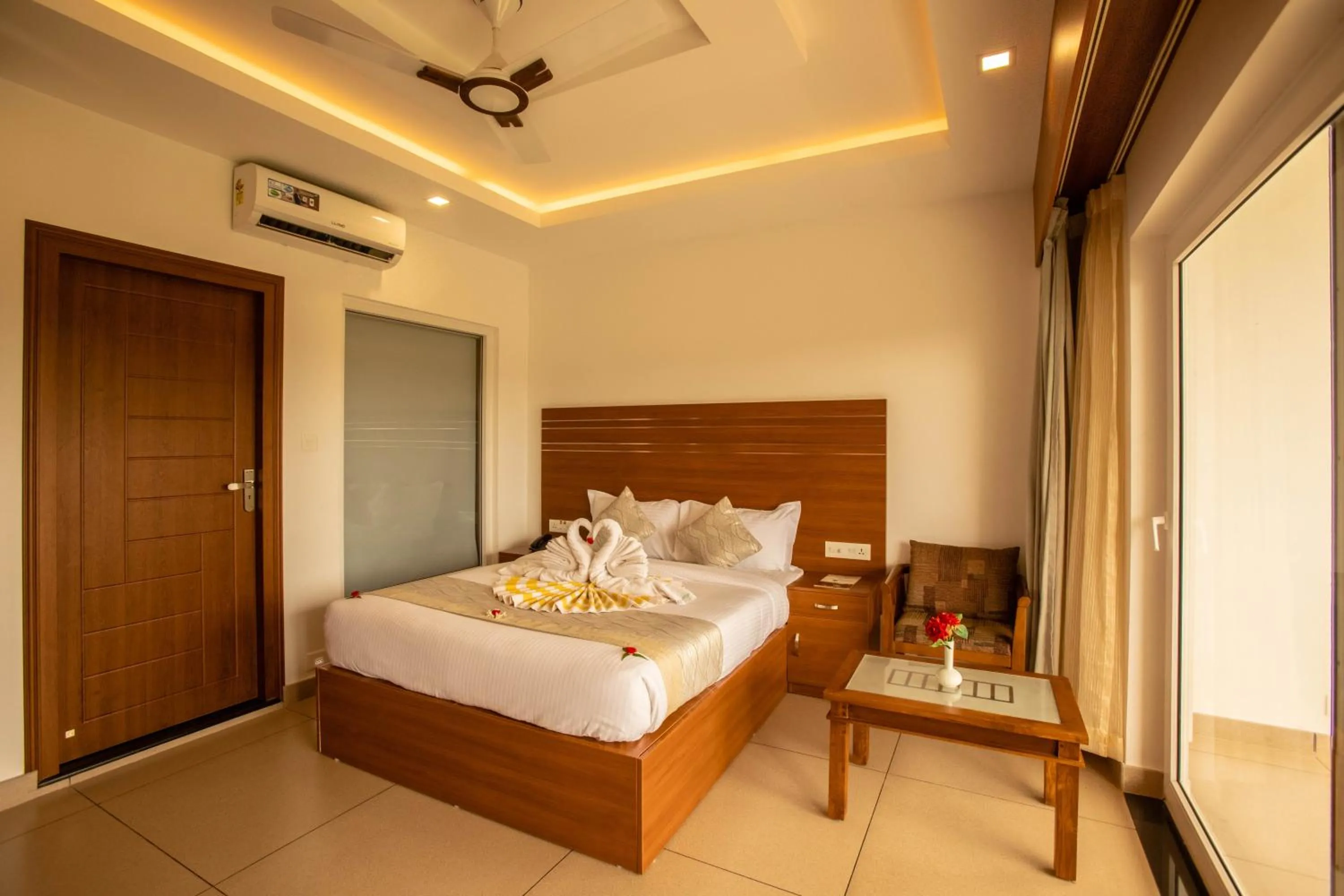 Bed in The Lake View Munnar