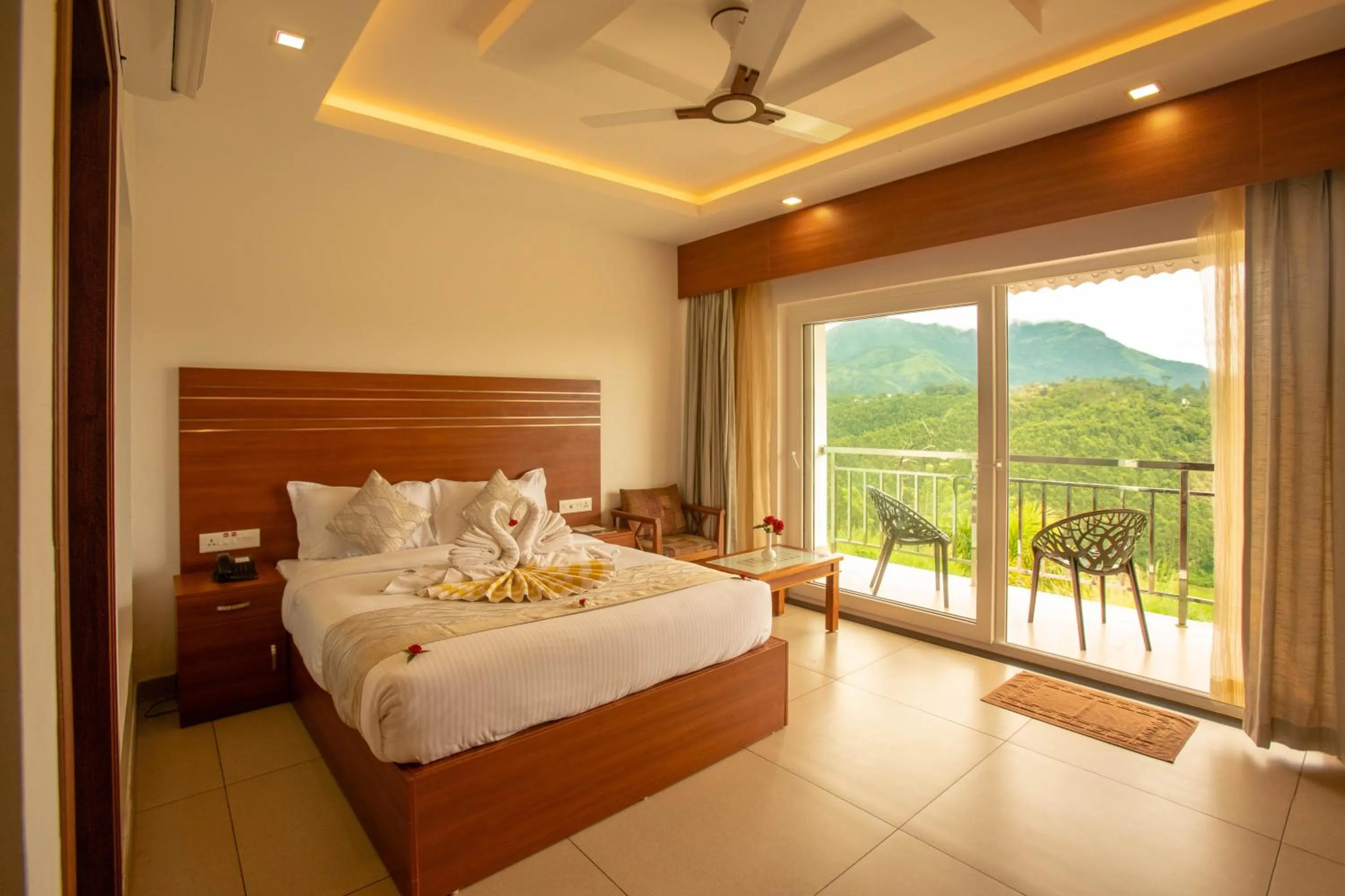 Photo of the whole room, Bed in The Lake View Munnar