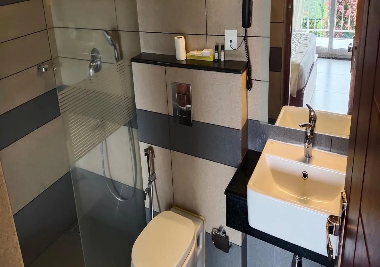 Bathroom in The Lake View Munnar