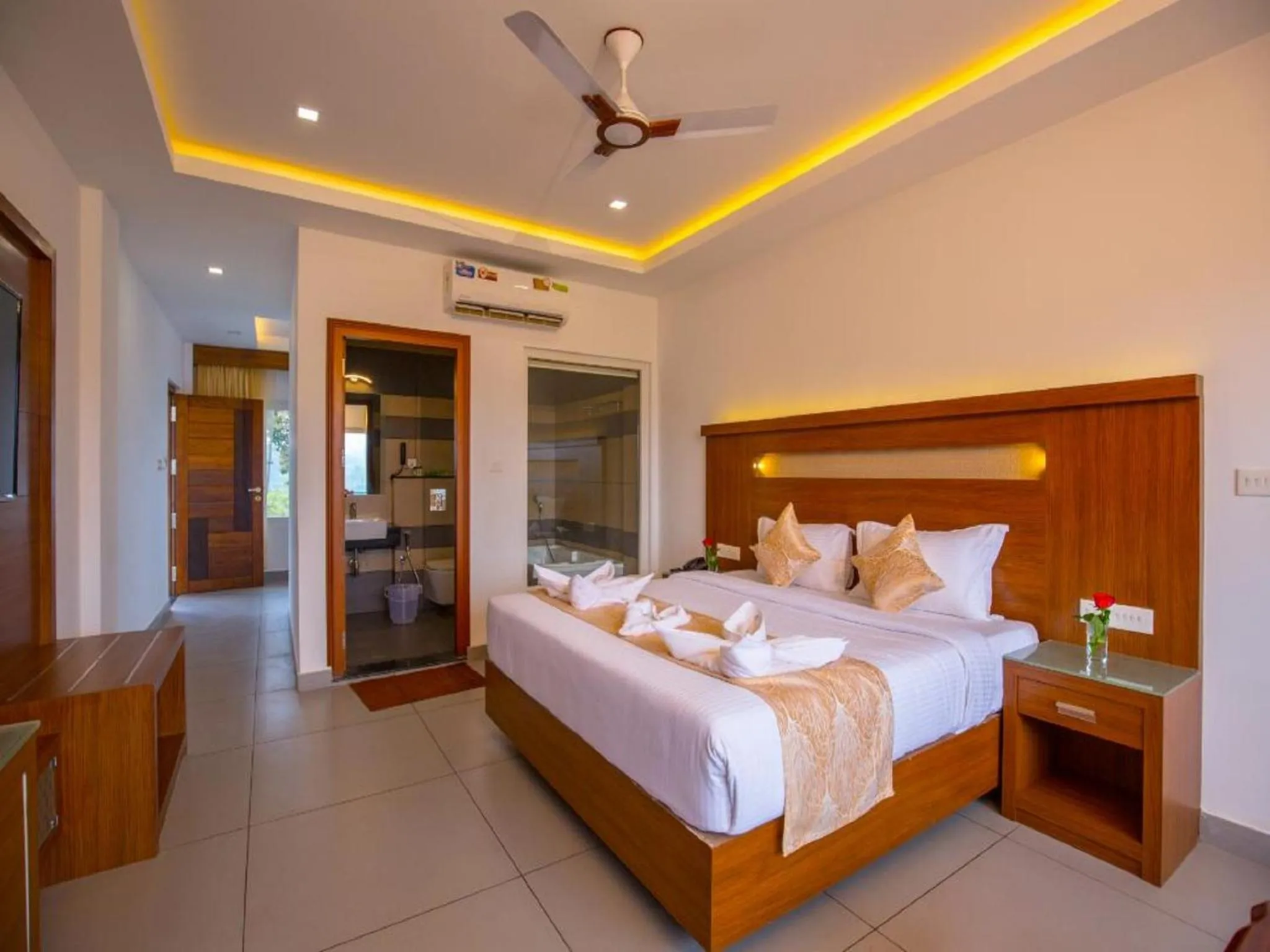 Bed in The Lake View Munnar