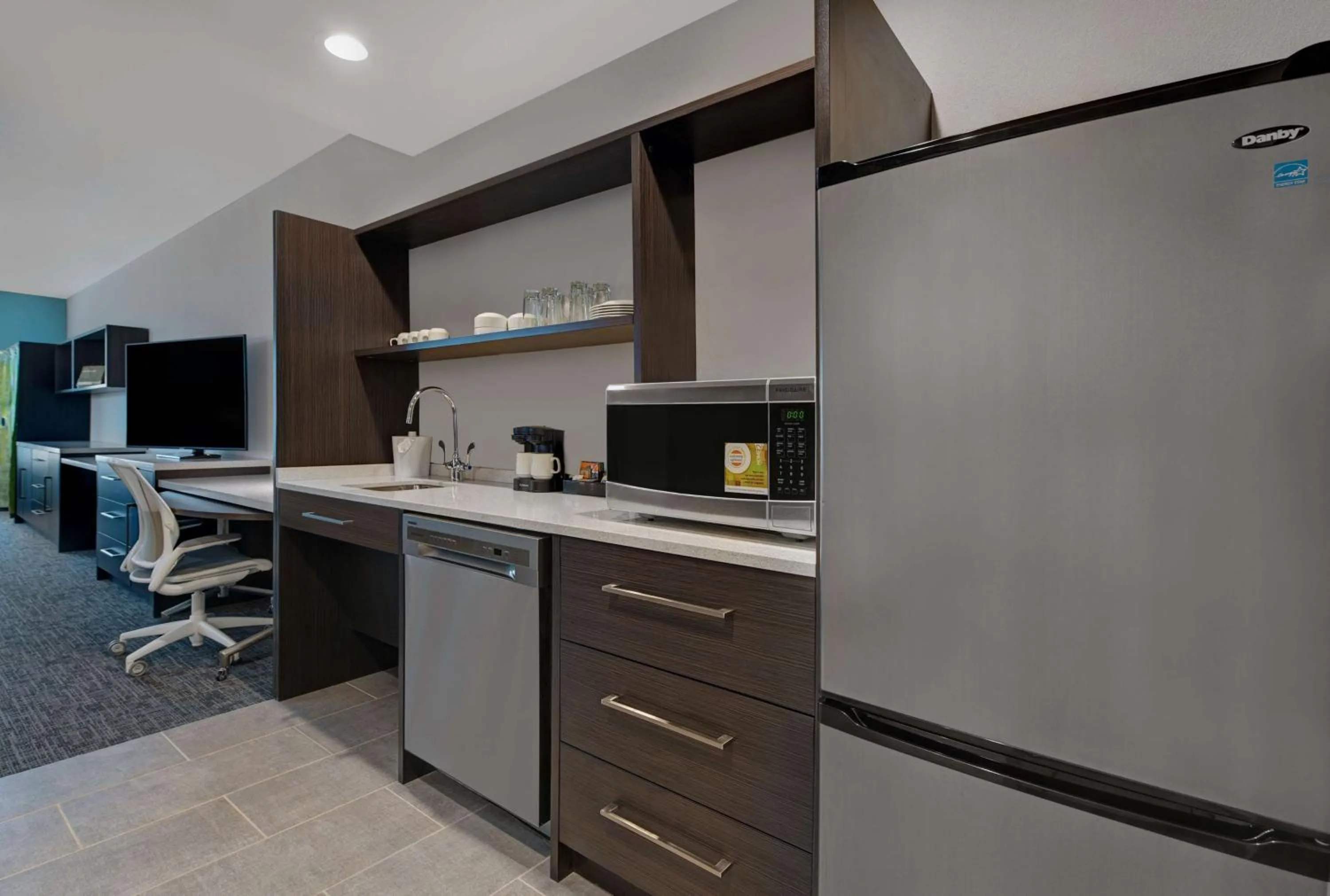 Bedroom in Home2 Suites By Hilton Memphis Wolfchase Galleria