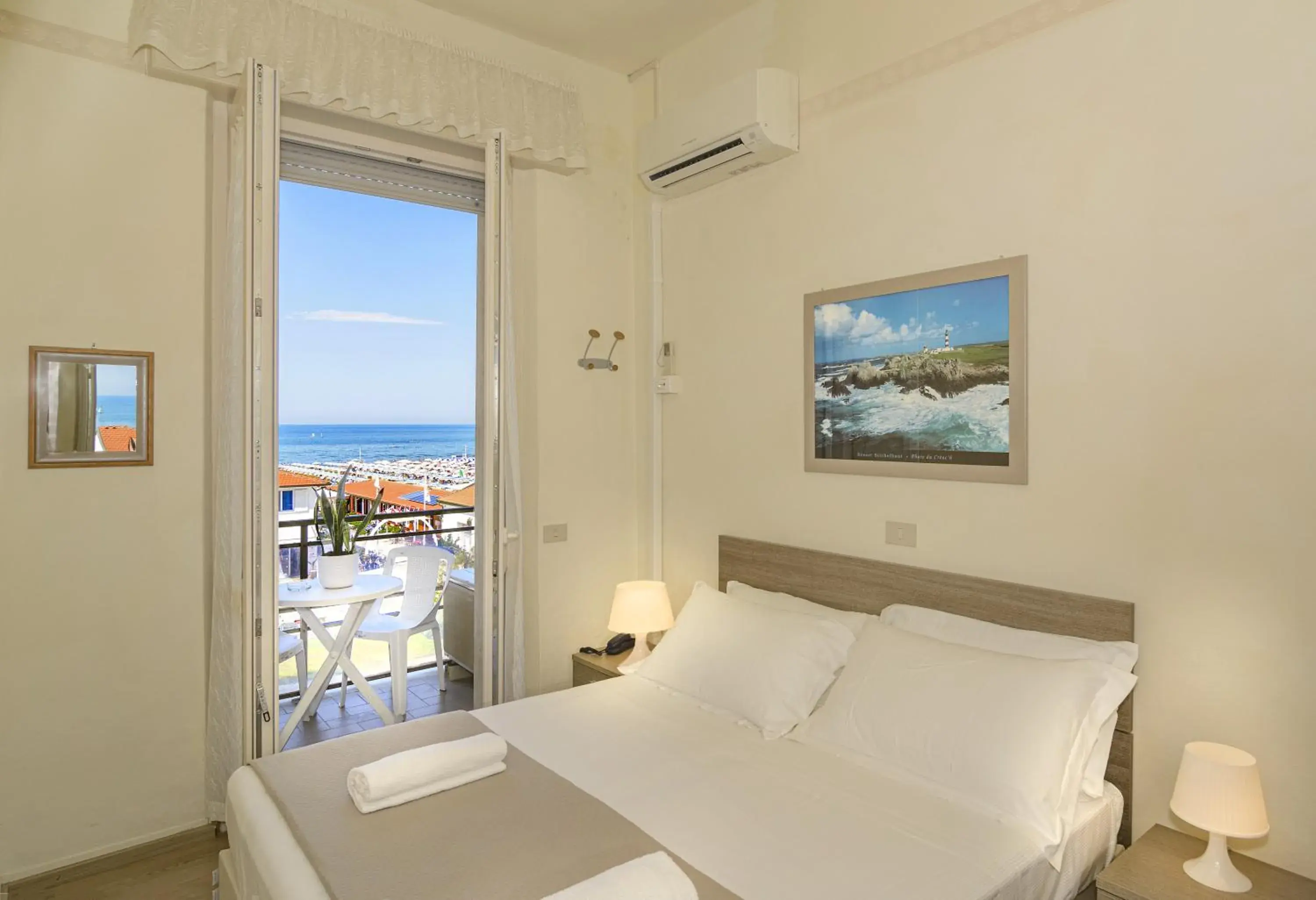 Double Room with Balcony and Sea View in Hotel Lungomare Double Room with Balcony and Sea View in Hotel Lungomare