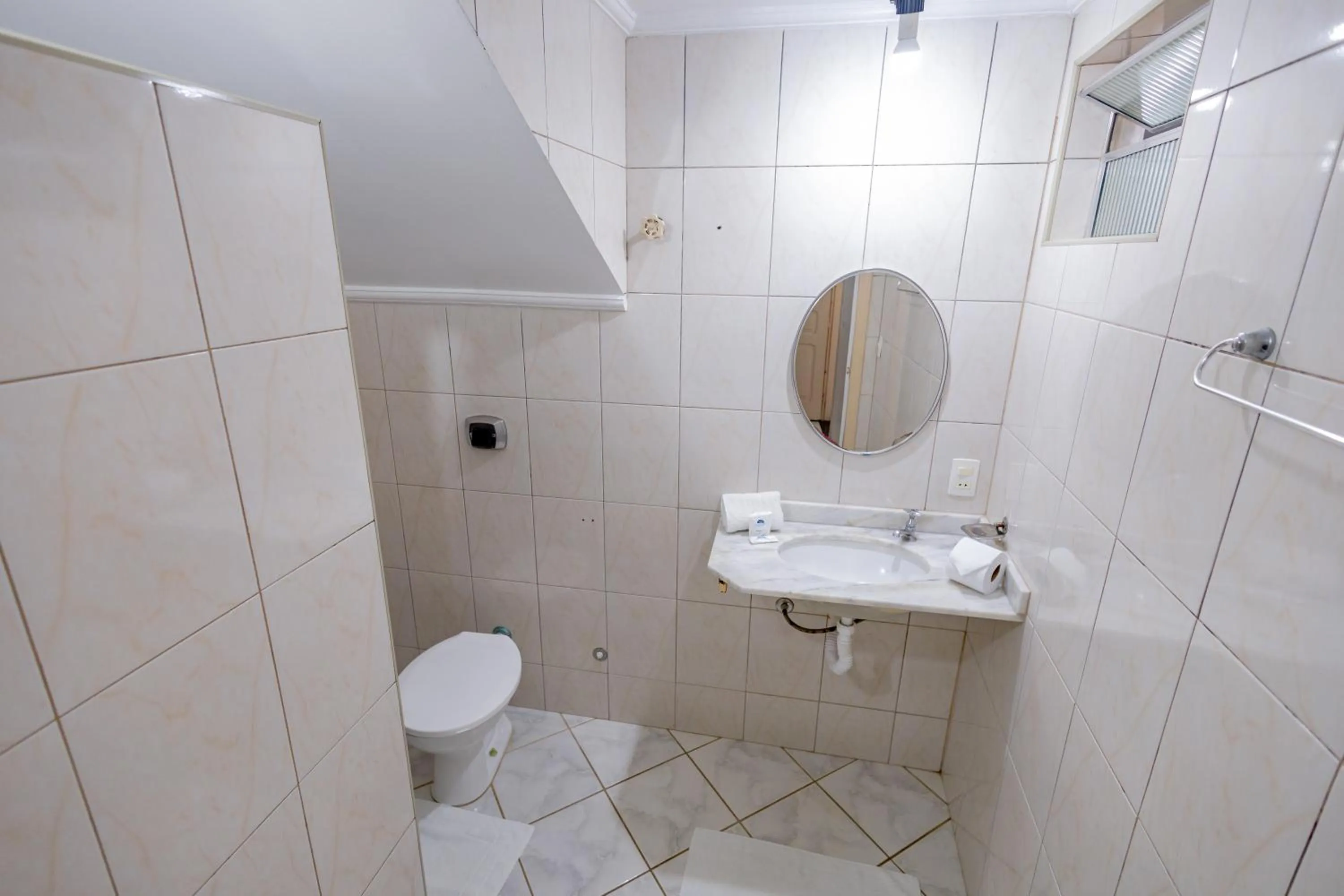Toilet in Grande Hotel Bragança