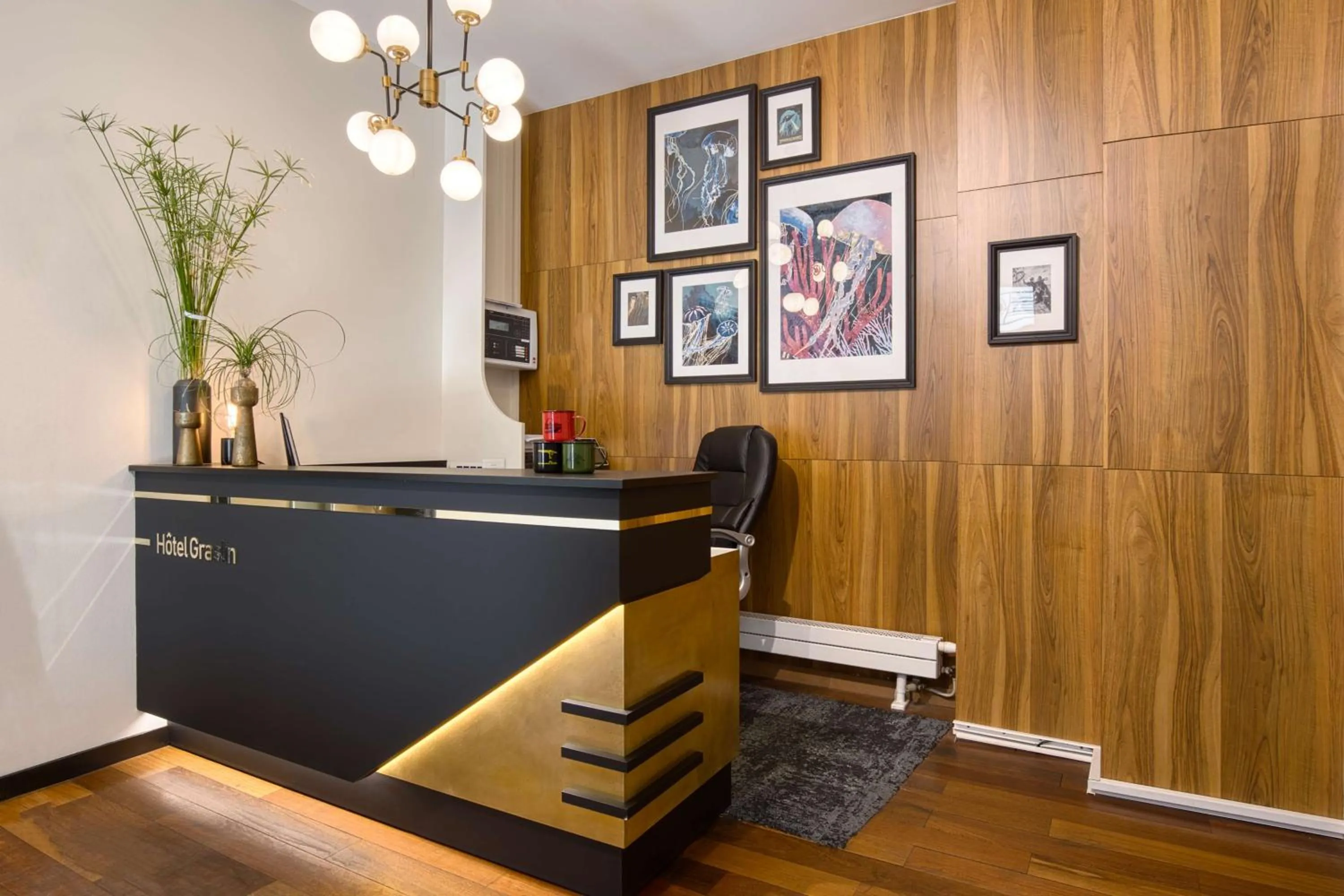 Lobby or reception in Best Western Hotel Graslin