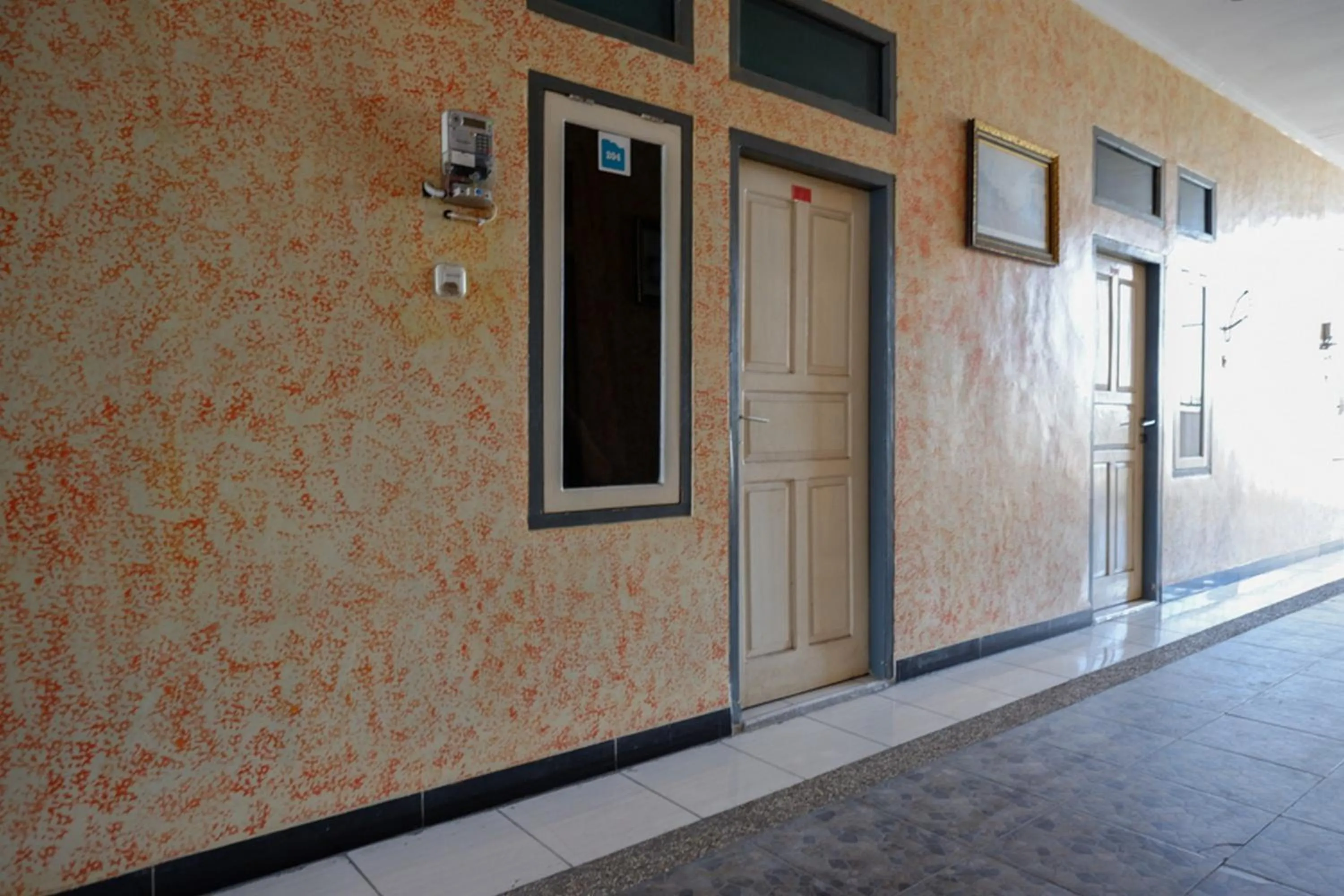 Facade/entrance in RedDoorz near GOR Wisanggeni