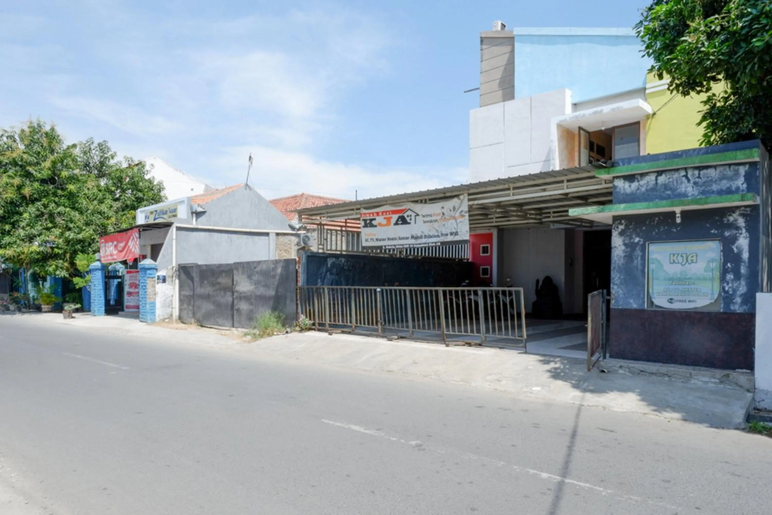 Property building in RedDoorz near GOR Wisanggeni