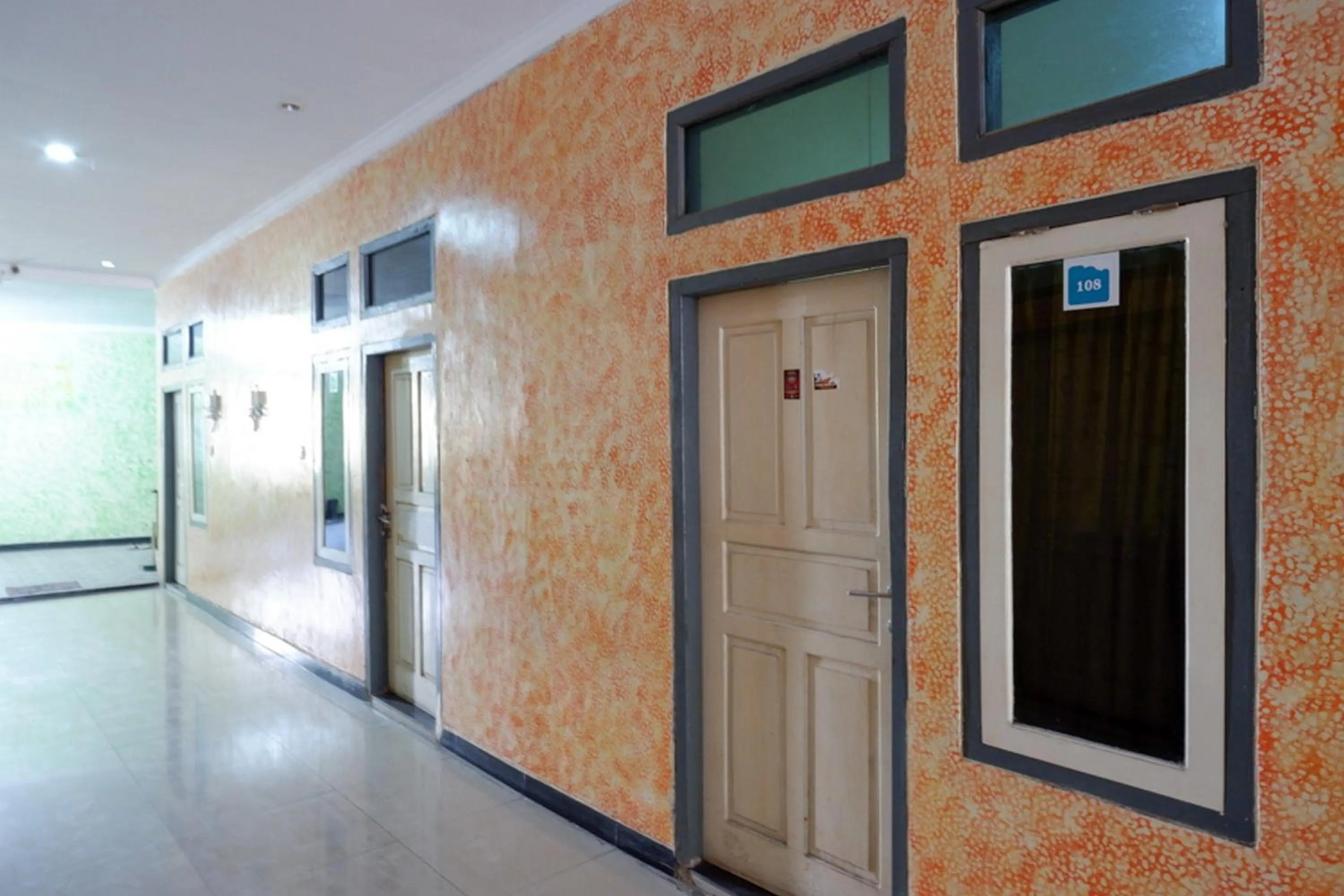 Facade/entrance in RedDoorz near GOR Wisanggeni