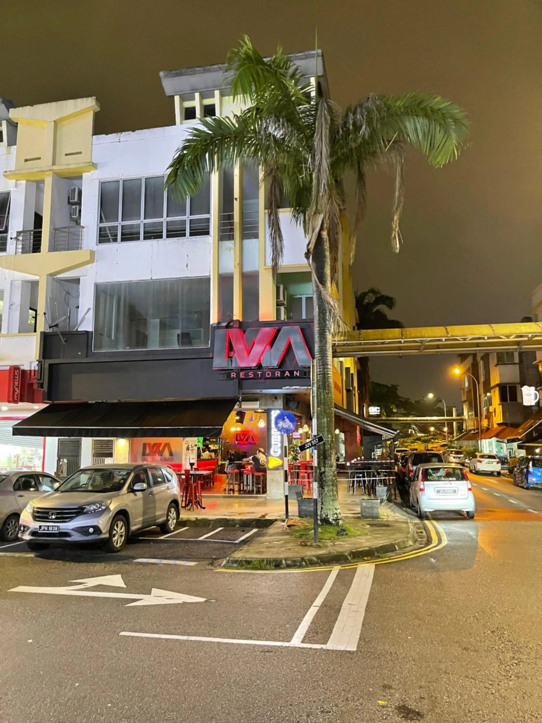 Property building in ZZZ SLEEP MODE CAPSULE