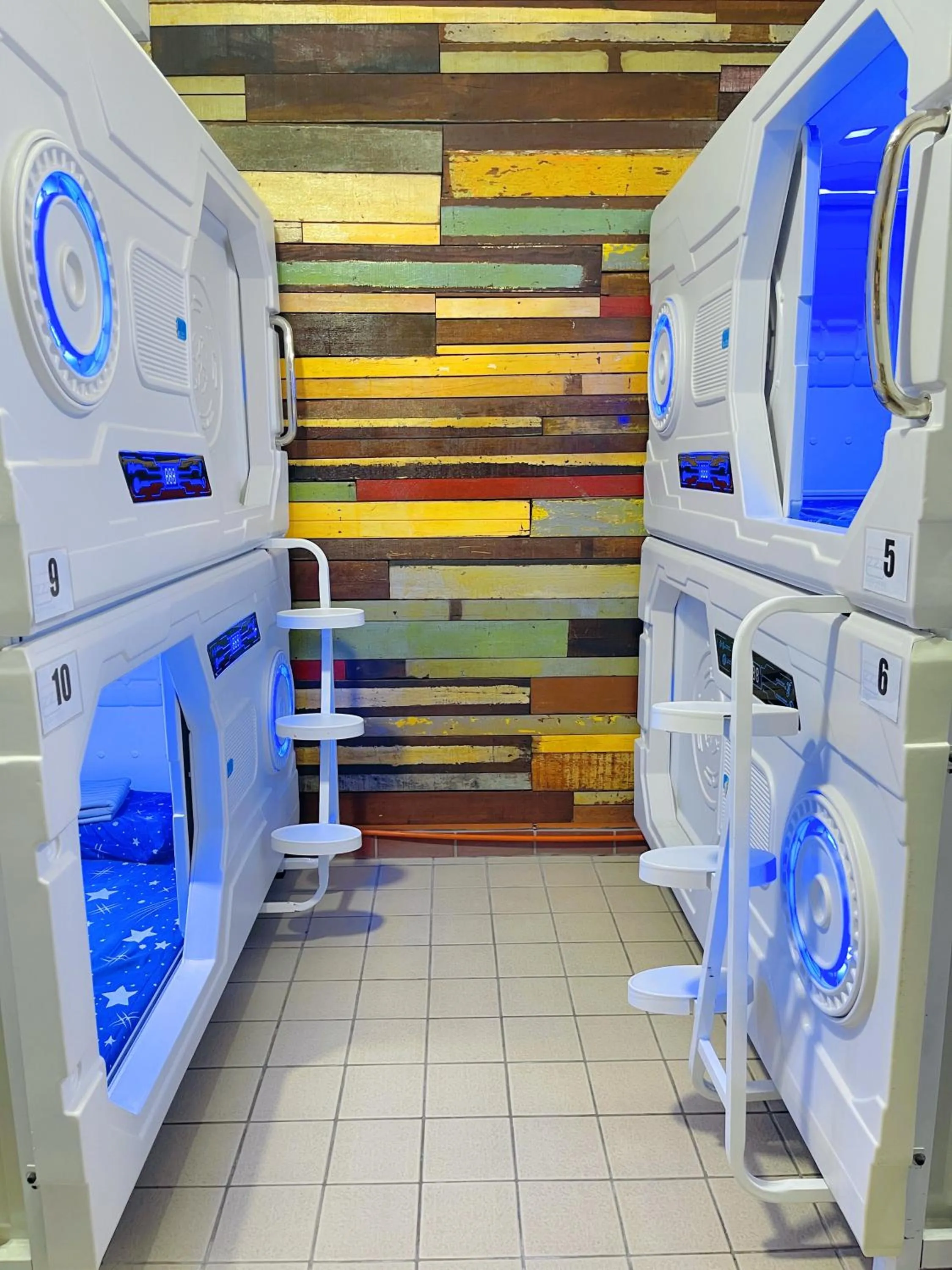 bunk bed in ZZZ SLEEP MODE CAPSULE