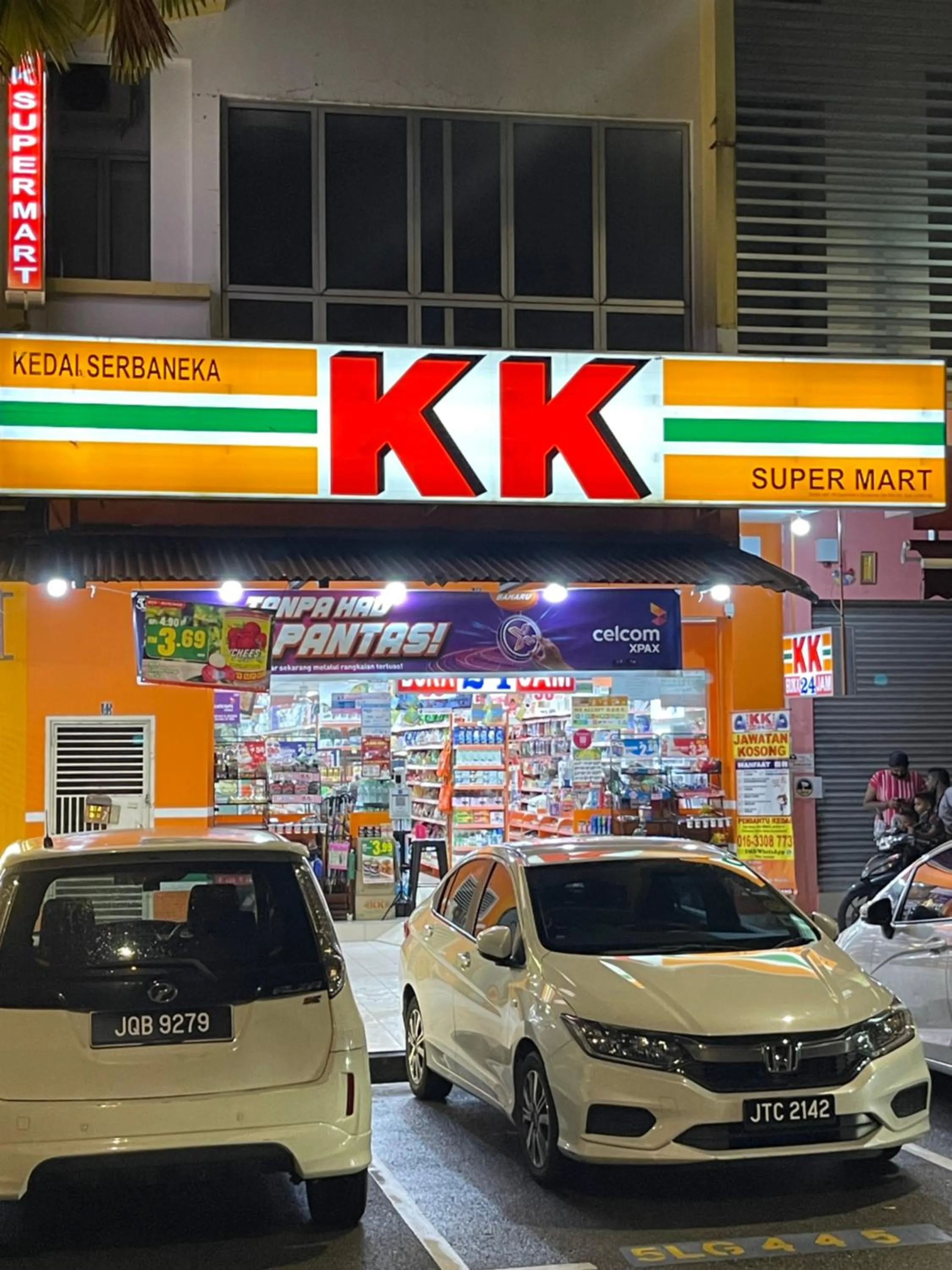 Property building in ZZZ SLEEP MODE CAPSULE