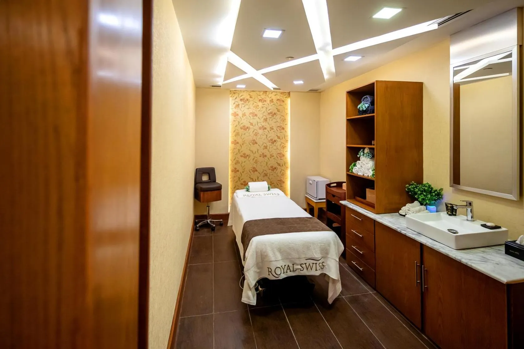 Sauna, Bed in Royal Swiss Lahore