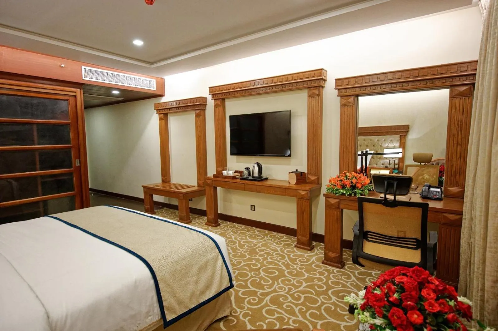 Bedroom, Bed in Royal Swiss Lahore