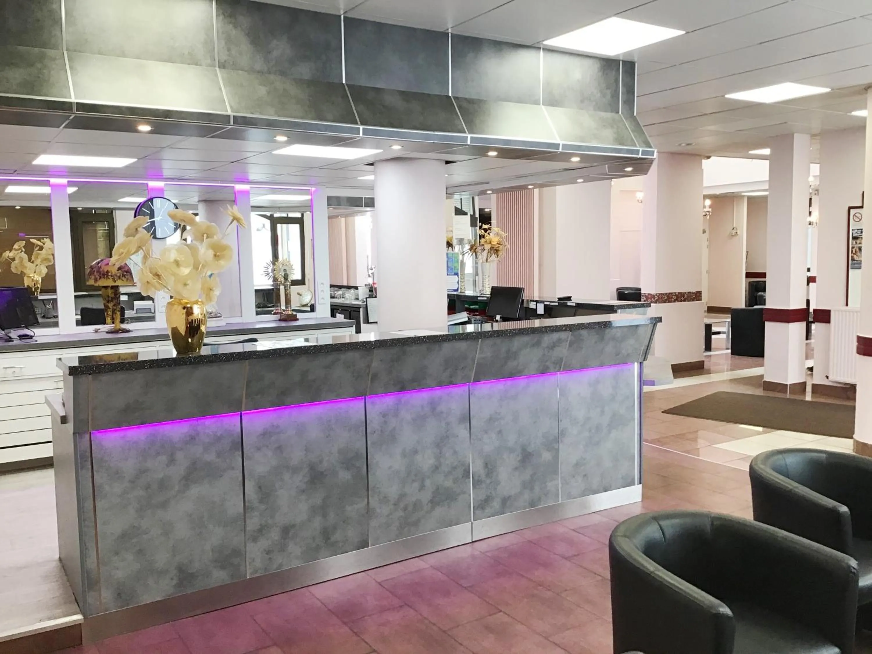 Lobby or reception in Hôtel Angelic