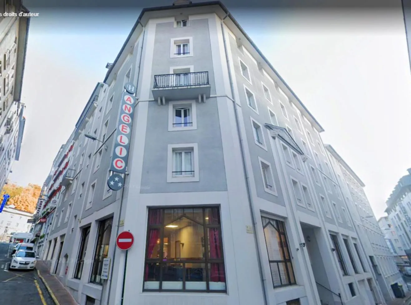 Facade/entrance in Hôtel Angelic