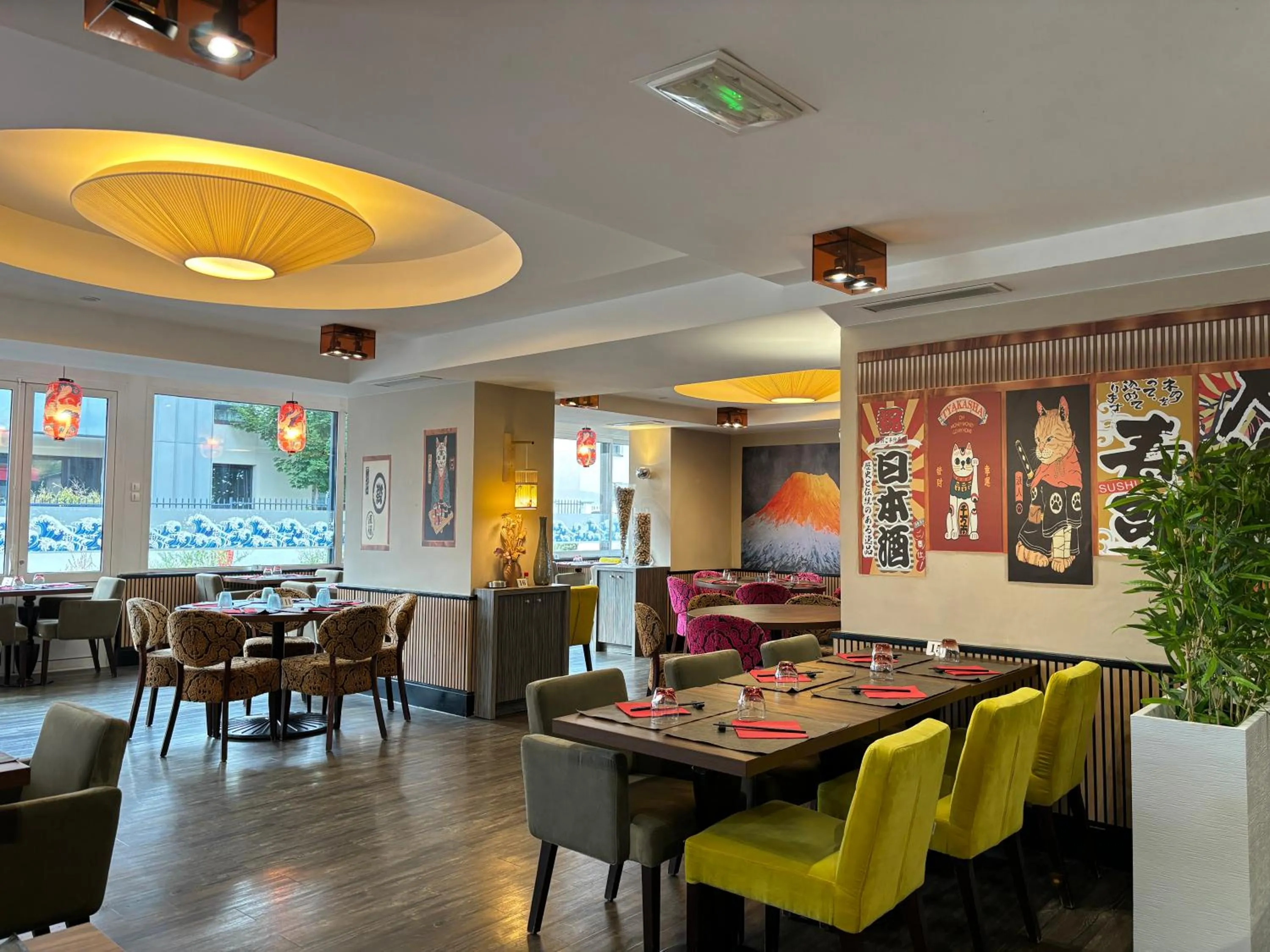 Restaurant/places to eat in Logis Auberge Saint Simond