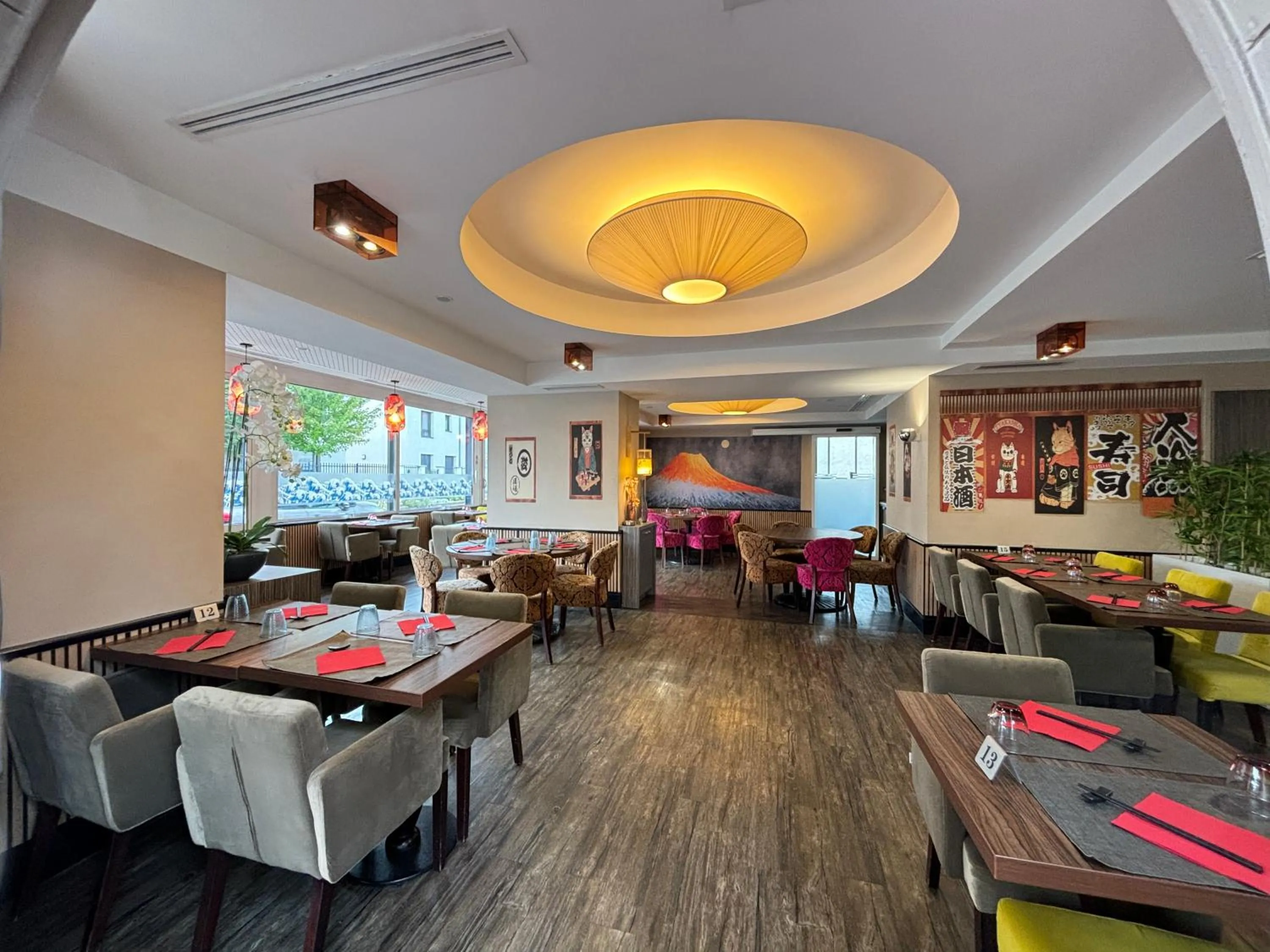 Restaurant/places to eat in Logis Auberge Saint Simond