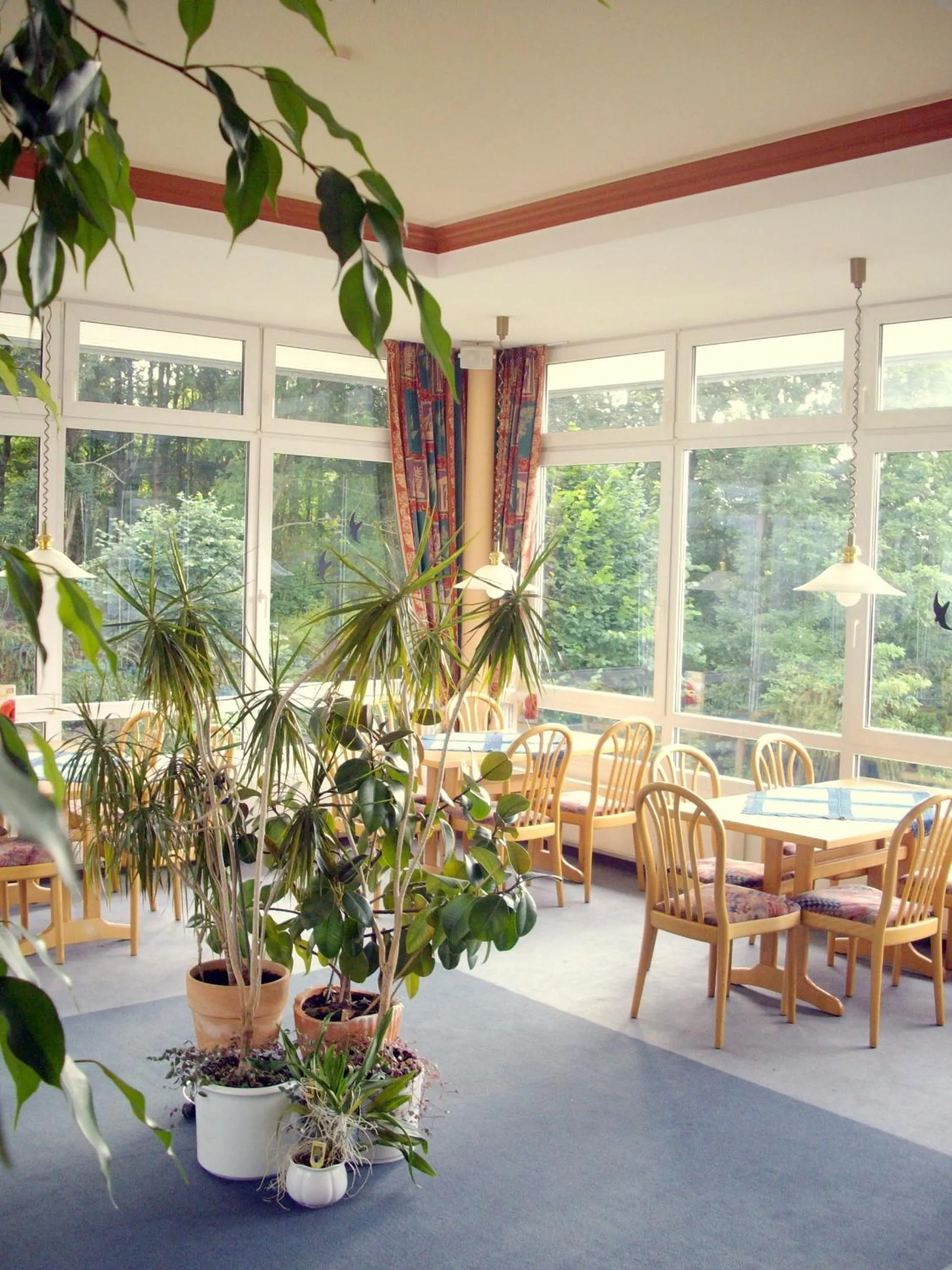 Restaurant/places to eat in Hotel Haus Hellhohl Garni